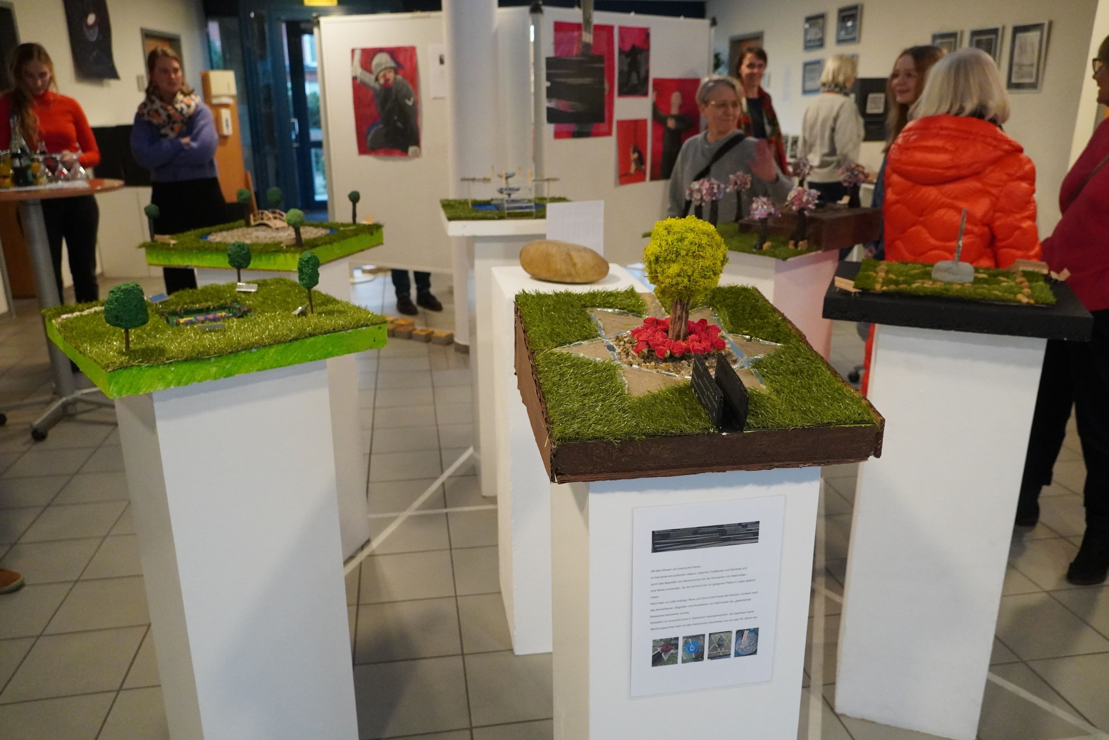 Kunst der Erinnerung: Schülerinnen und Schüler fordern zum Gedenken auf | Symbolbild