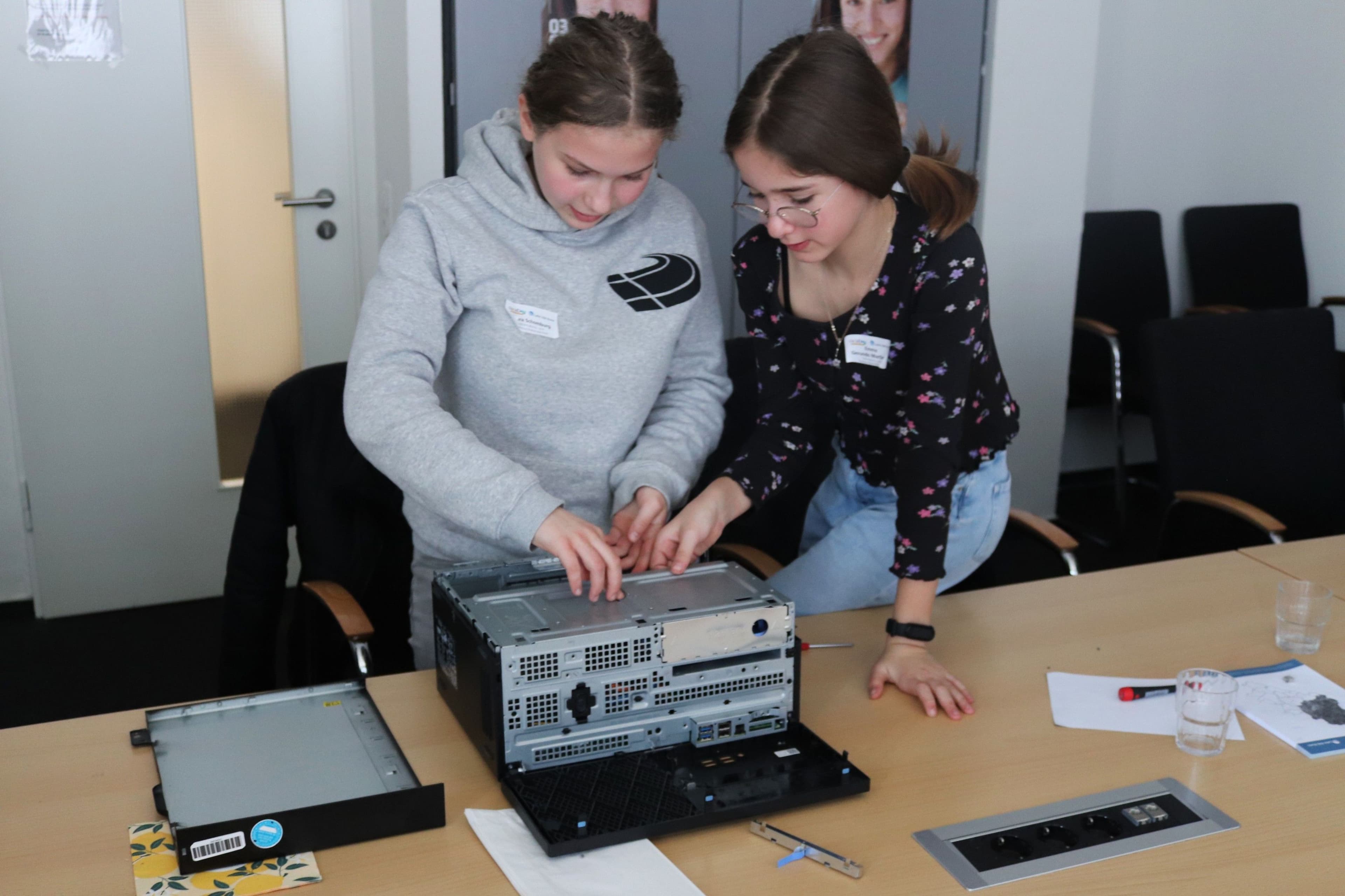 Girls’ Day im Lahn-Dill-Kreis: Mädchen entdecken Verwaltung und IT | Symbolbild
