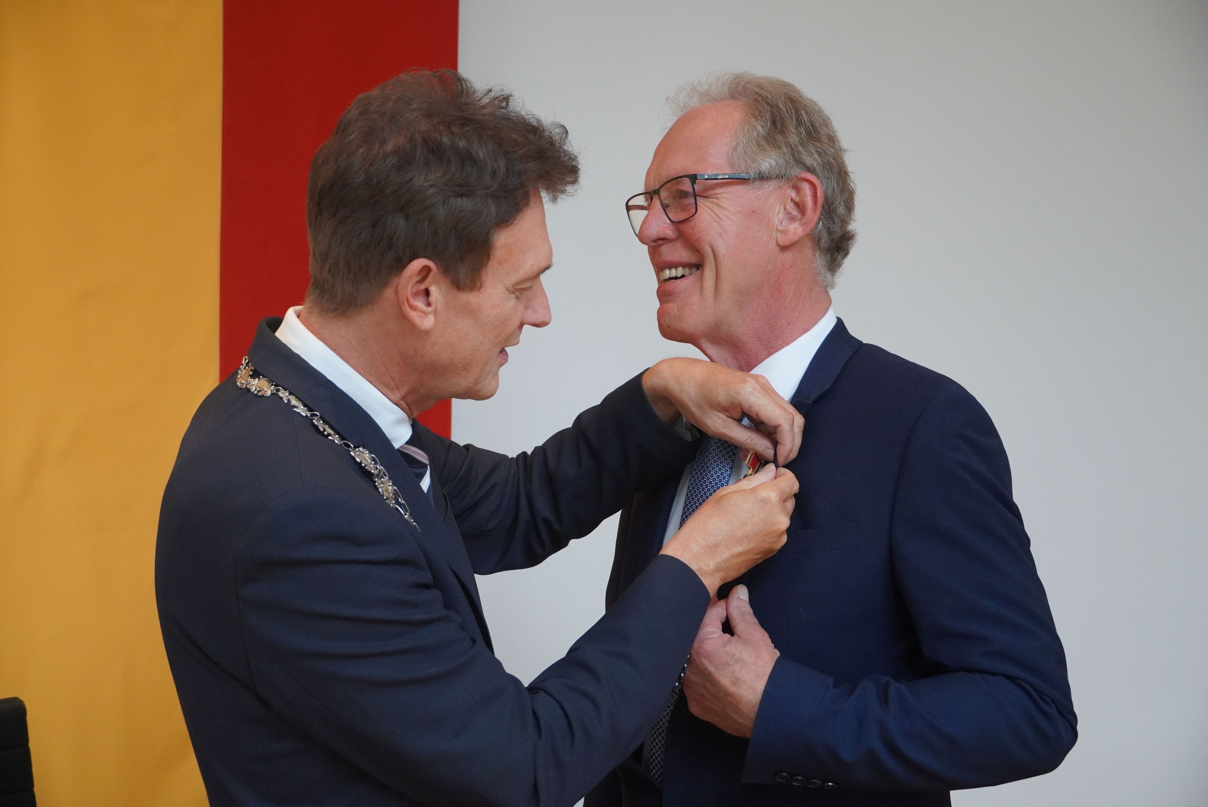 Verdienstkreuz für Lingener Ehrenamtlichen | Symbolbild