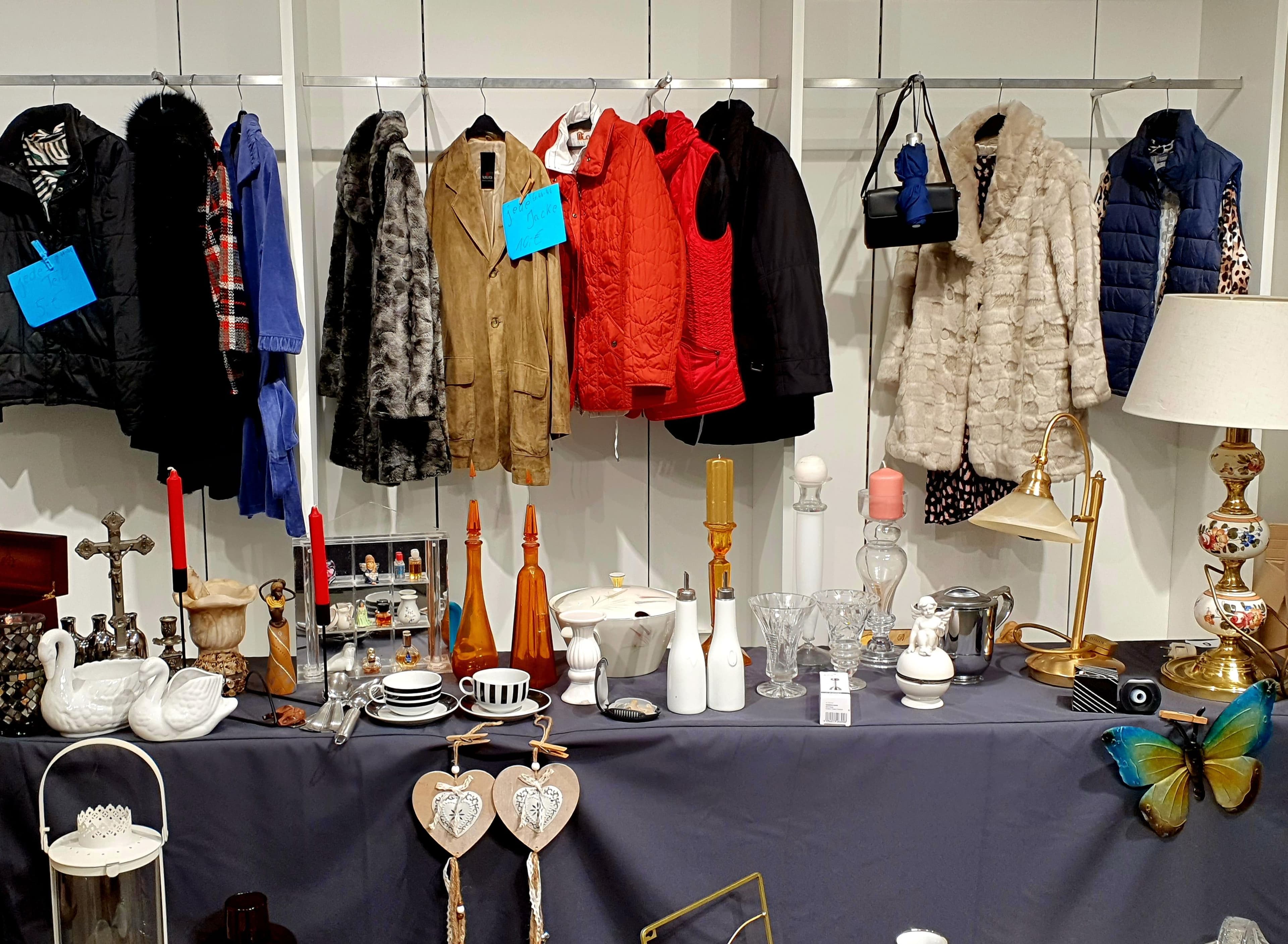Bürger-Flohmärkte im ehemaligen H&M-Gebäude: Ein Erfolg für die Innenstadt | Symbolbild