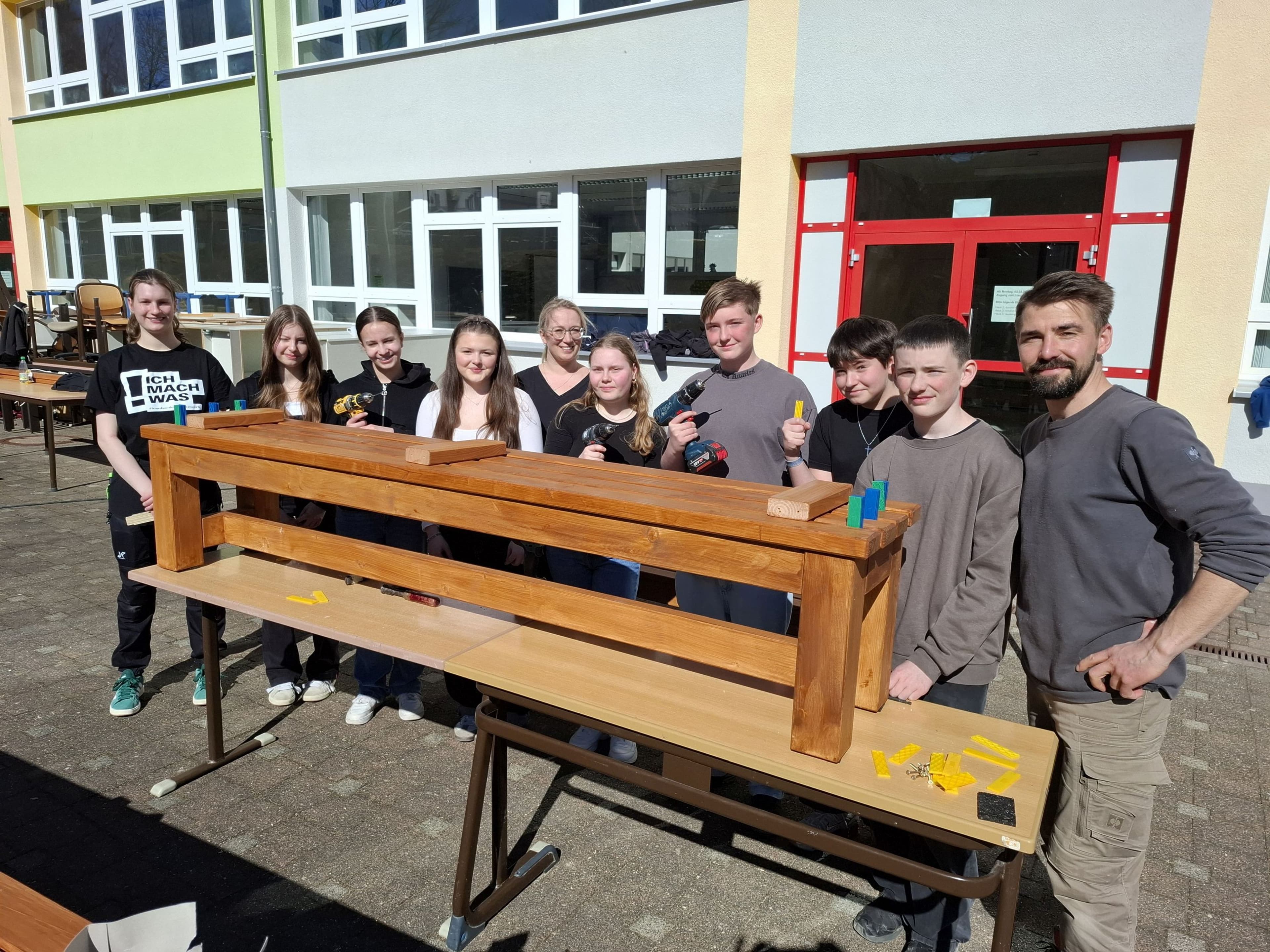 Schüler gestalten ihren Schulhof neu! | Symbolbild