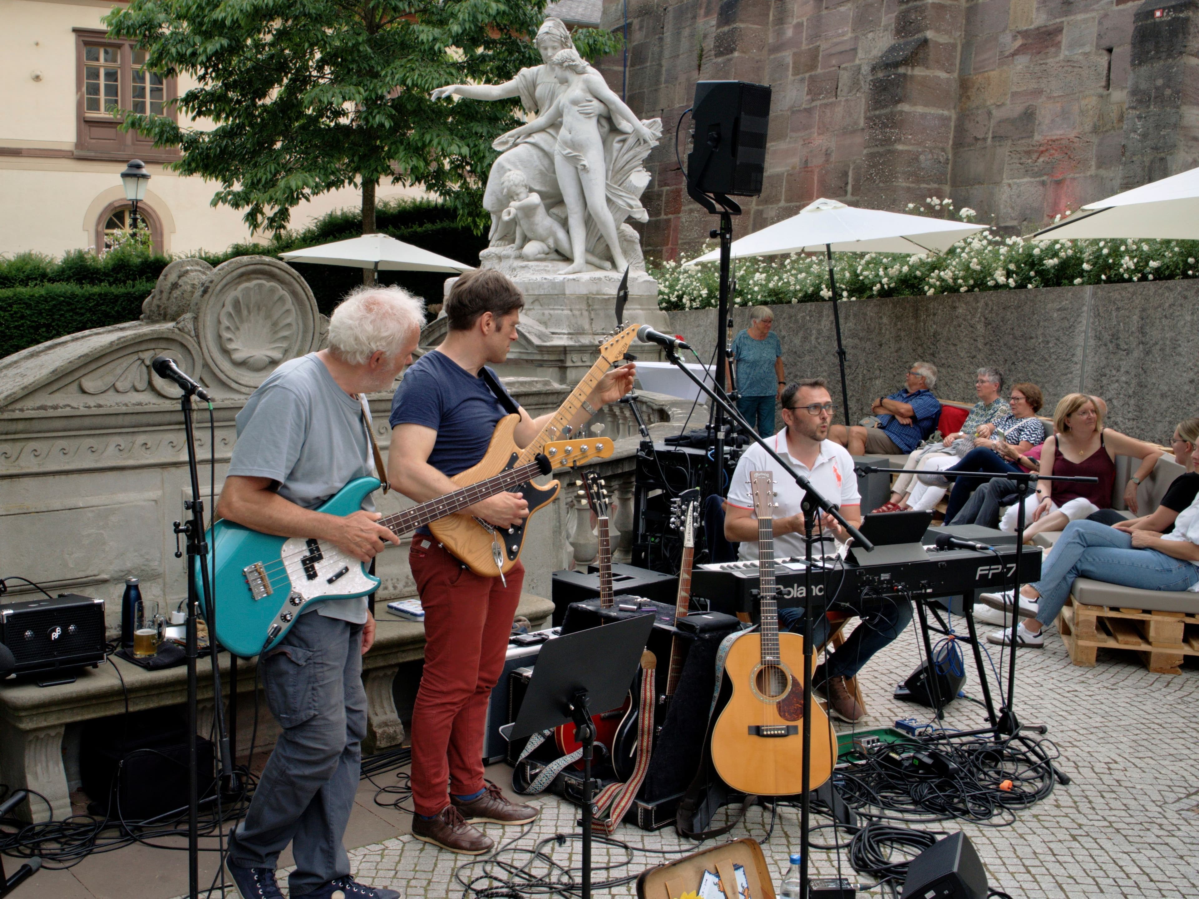 Französischer Flair beim Donauquellfest in Donaueschingen | Symbolbild