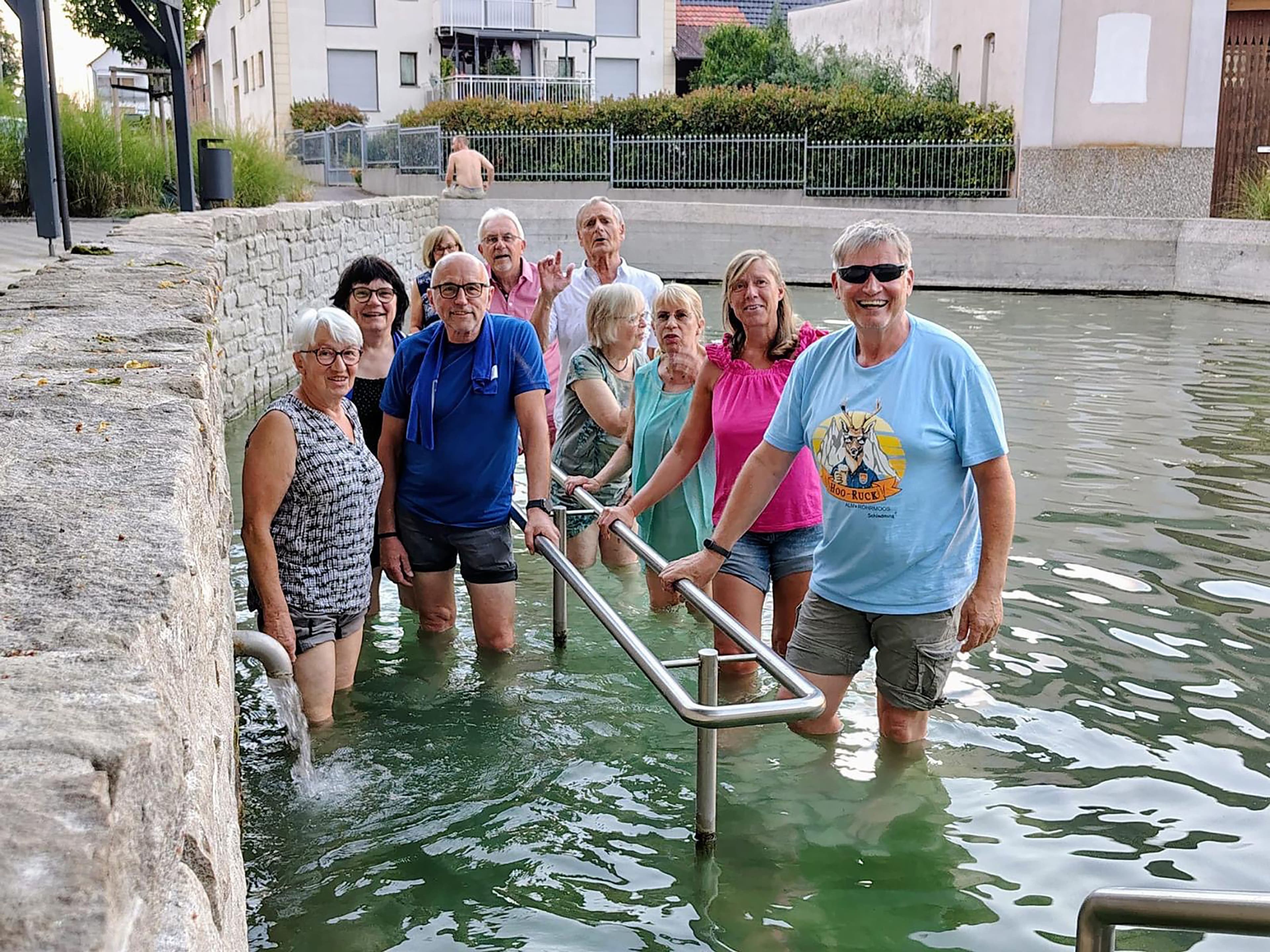 Münzenberg kämpft gegen Algenwuchs im Wassertretbecken | Symbolbild