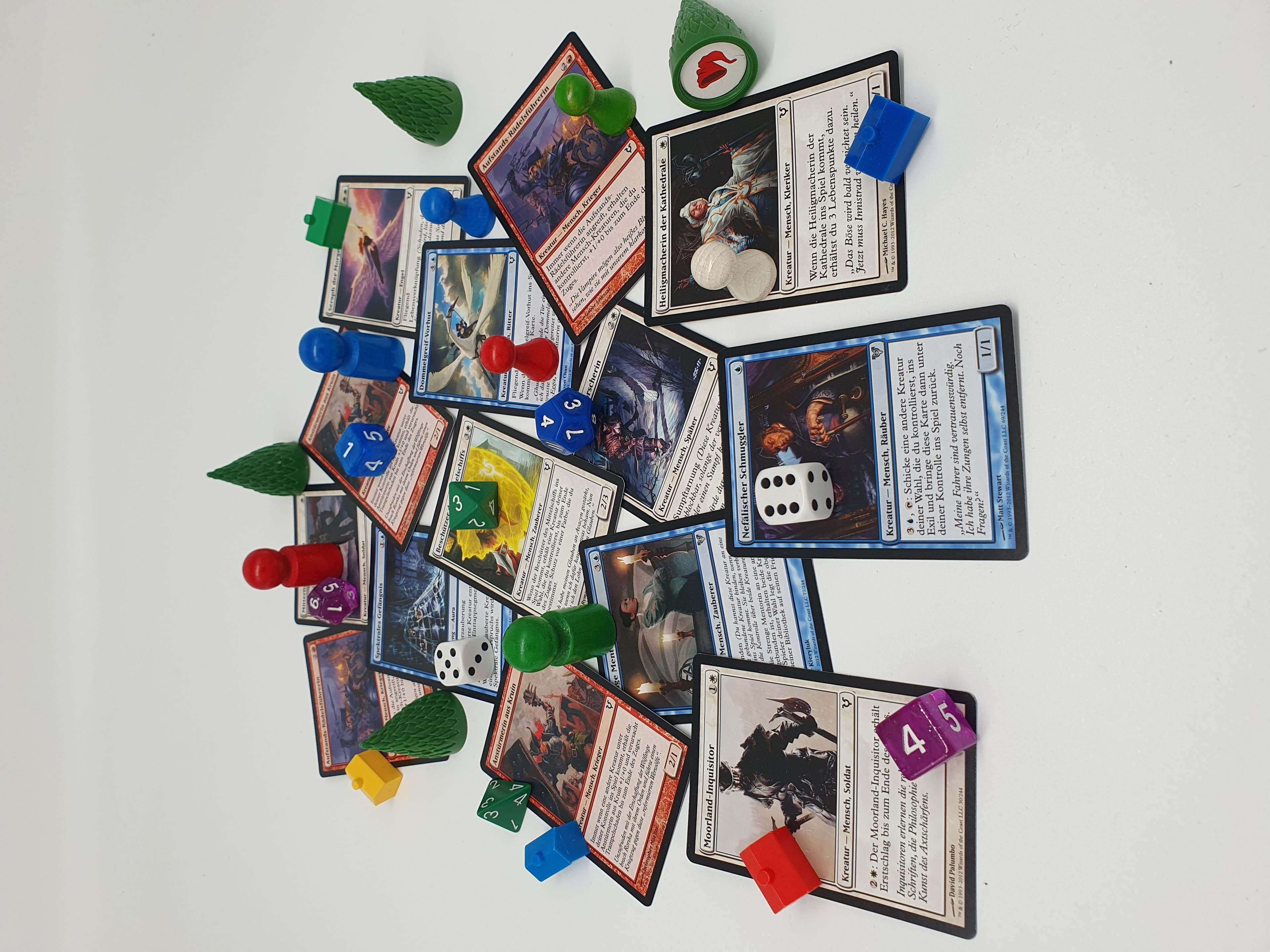 „Spielt“ in der Stadtbibliothek Hilden, offenes Angebot rund um Brett- und Kartenspiele. „Spielt“ in der Stadtbibliothek Hilden, offenes Angebot rund um Brett- und Kartenspiele.