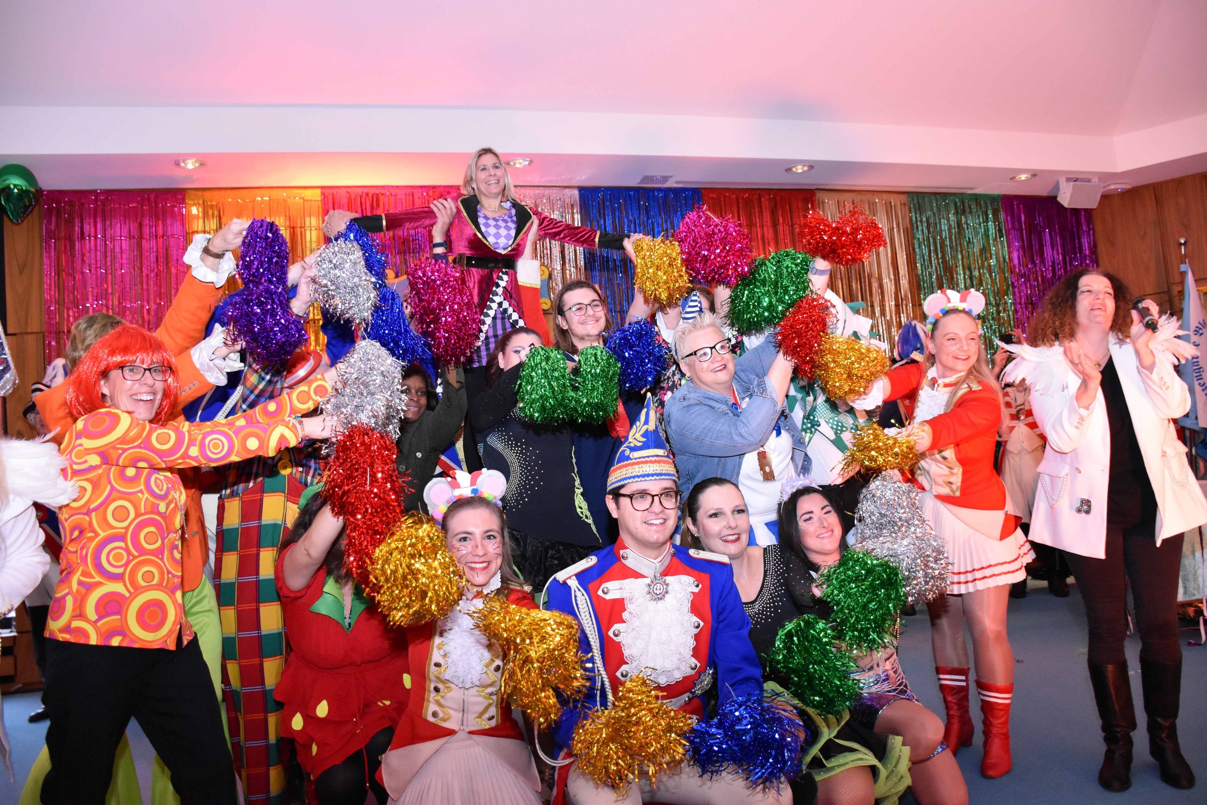 Monheim feiert Altweiber-Donnerstag mit Rathaussturm | Symbolbild