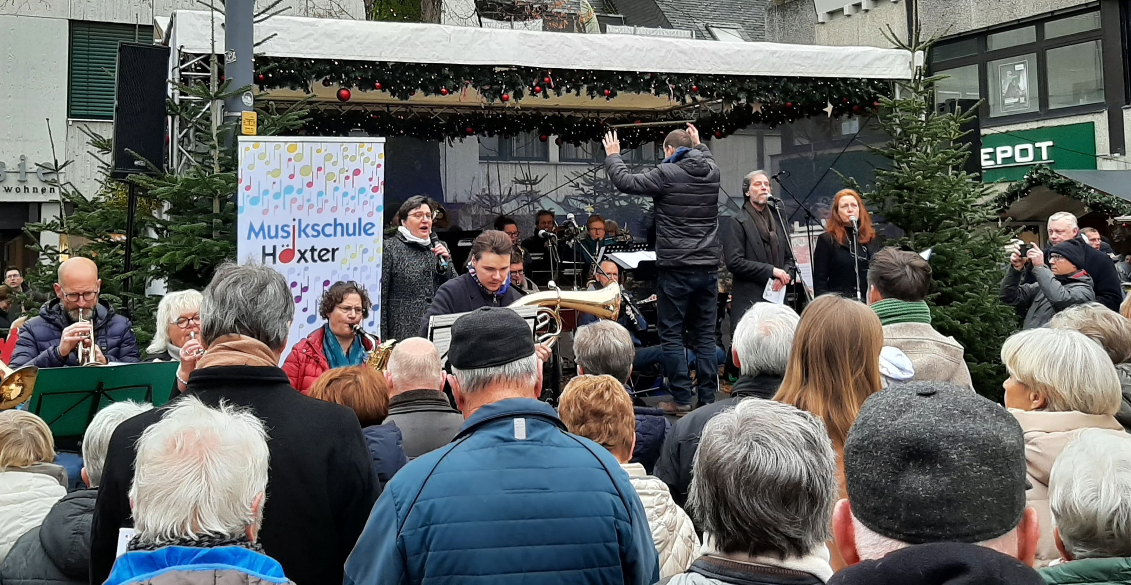 Weihnachtssingen in Höxter: Gemeinsam die Innenstadt verzaubern | Symbolbild