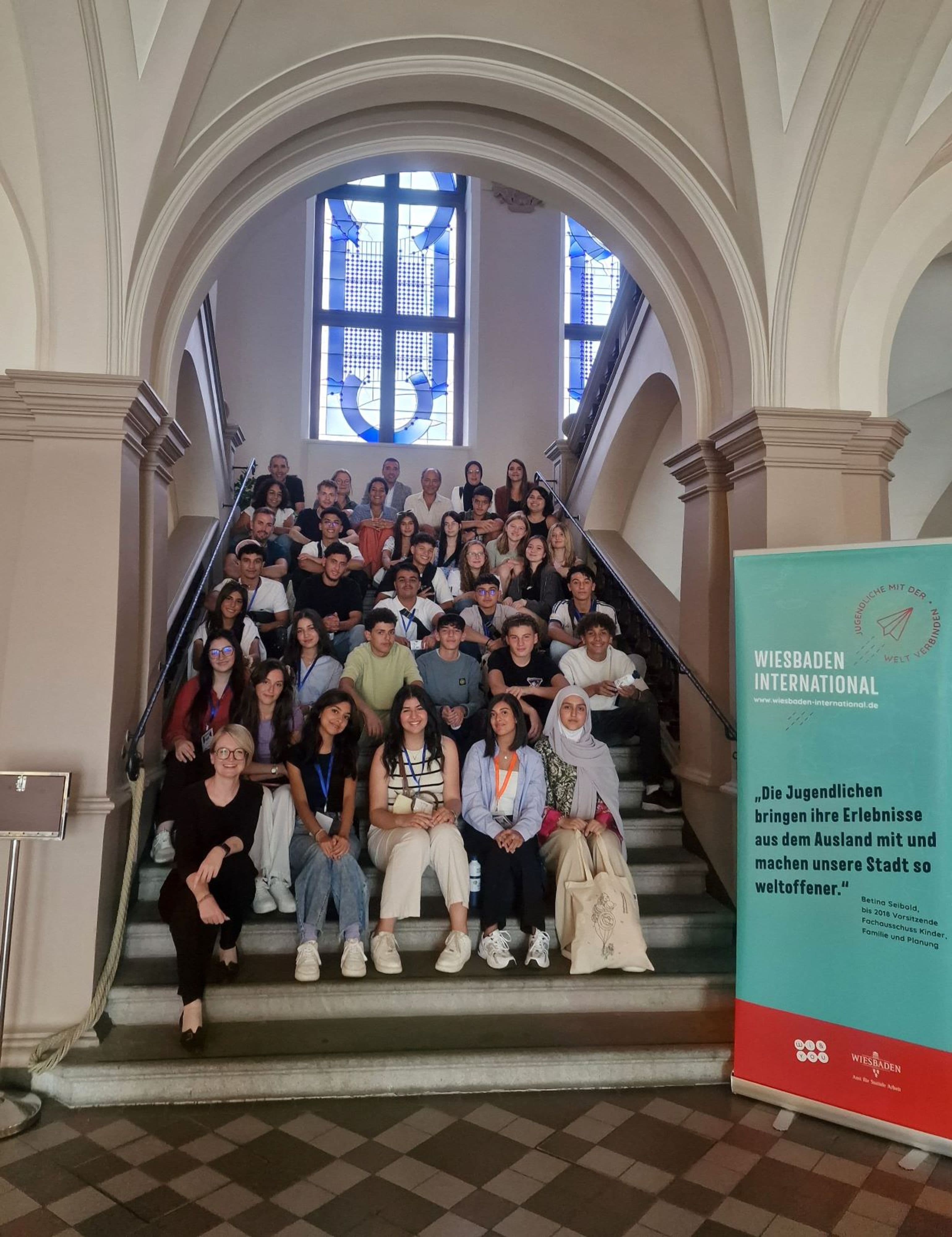 Internationale Jugendbegegnungen in Wiesbaden: Ein Brückenschlag zwischen Kulturen | Symbolbild