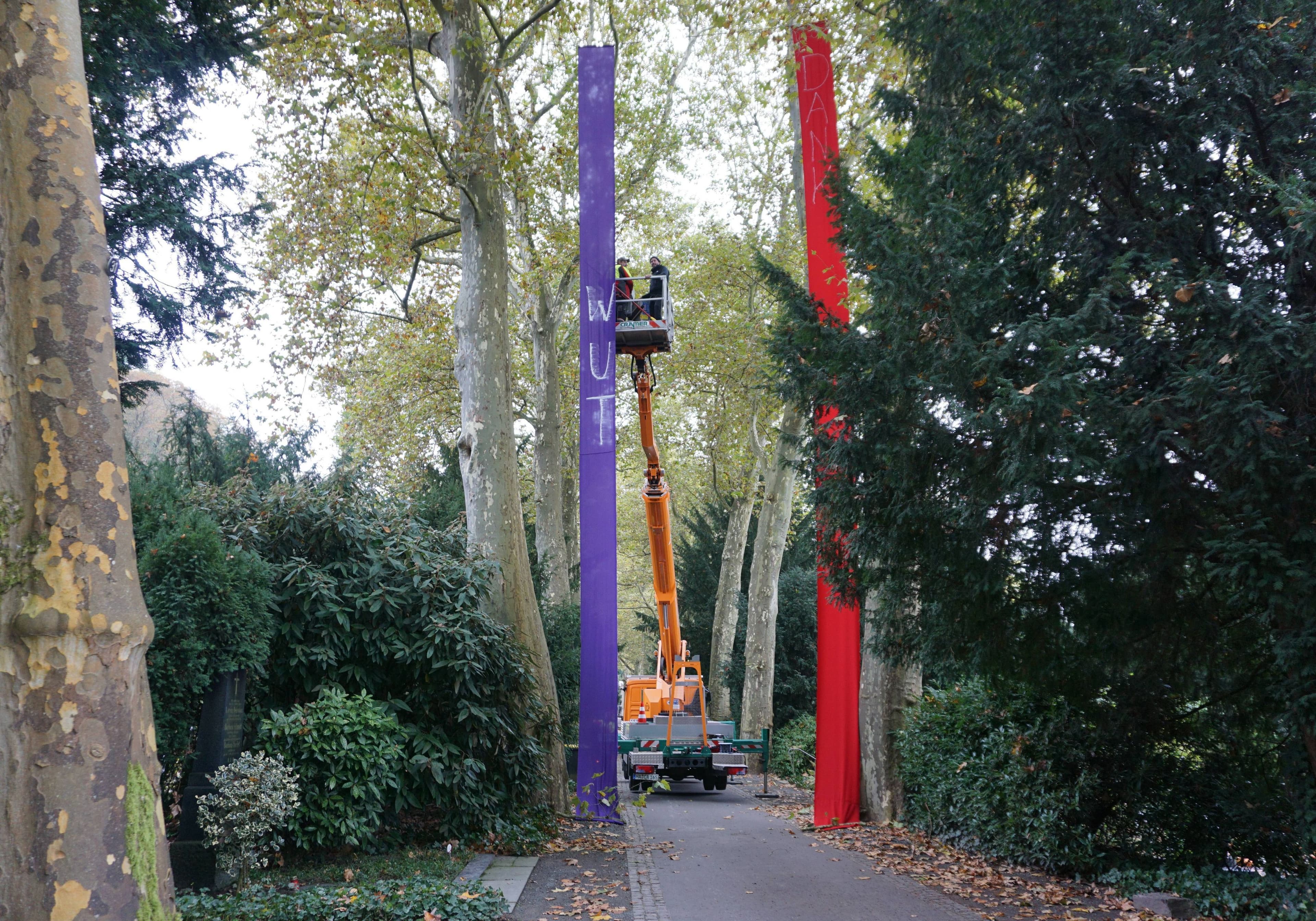 Kunst und Emotionen: Platanenallee wird zur lebendigen Galerie | Symbolbild