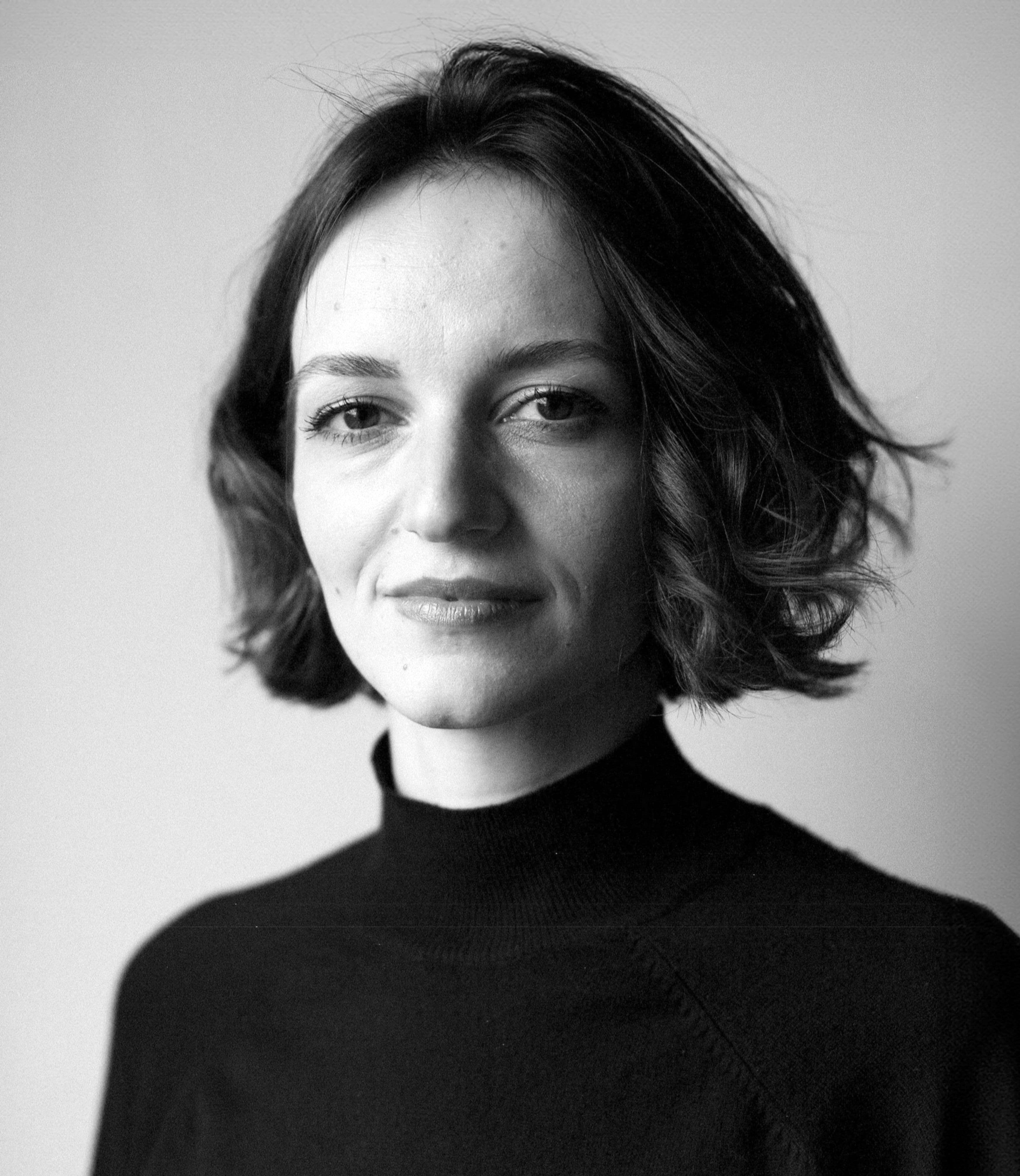 Jehona Kicaj liest aus ihrem Debütroman „ë“ beim Stadtseniorenrat in Göttingen. Jehona Kicaj liest aus ihrem Debütroman „ë“ beim Stadtseniorenrat in Göttingen.