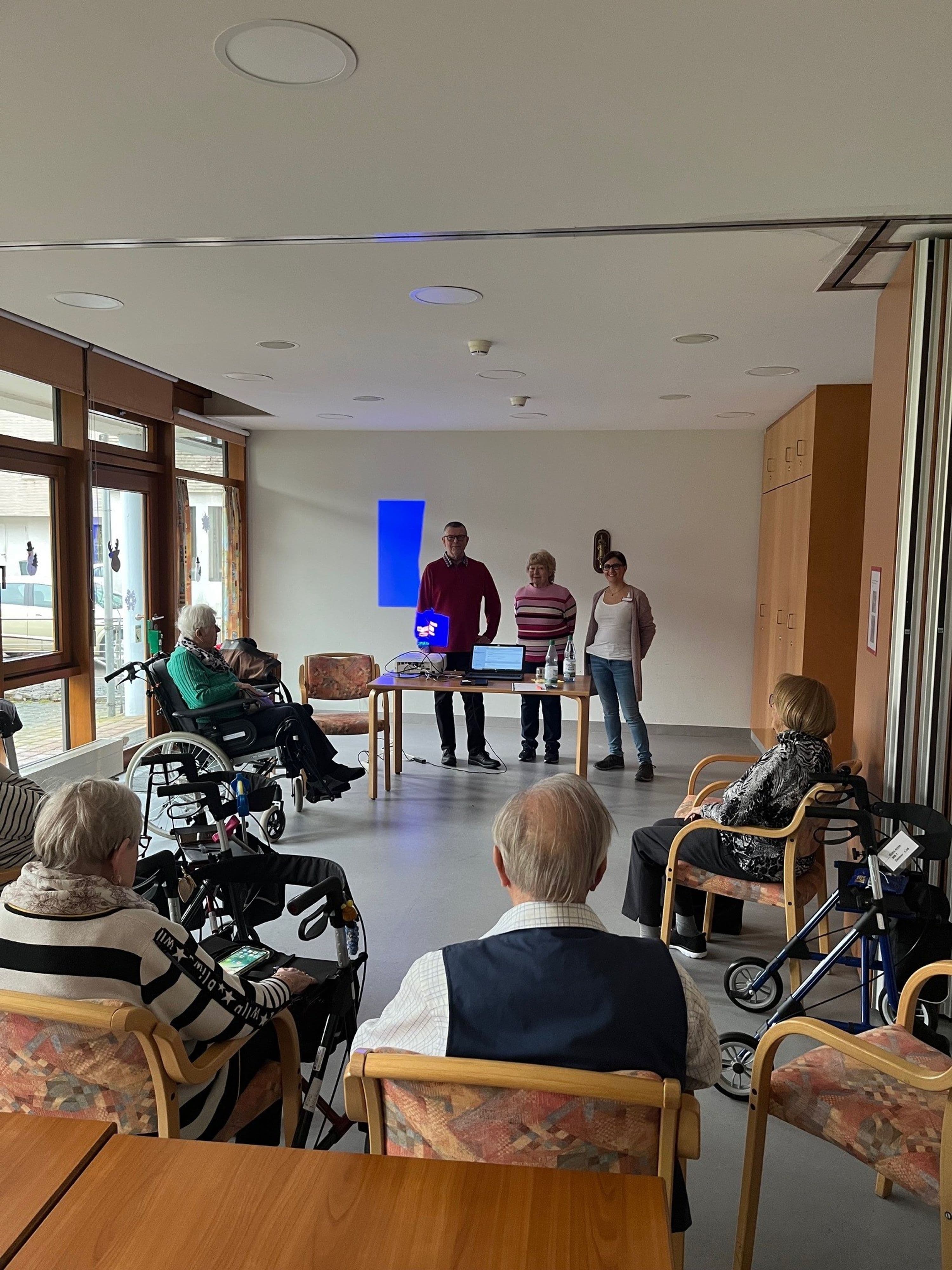 Smartphone-Kurs für Senioren in St. Ingbert startet | Symbolbild