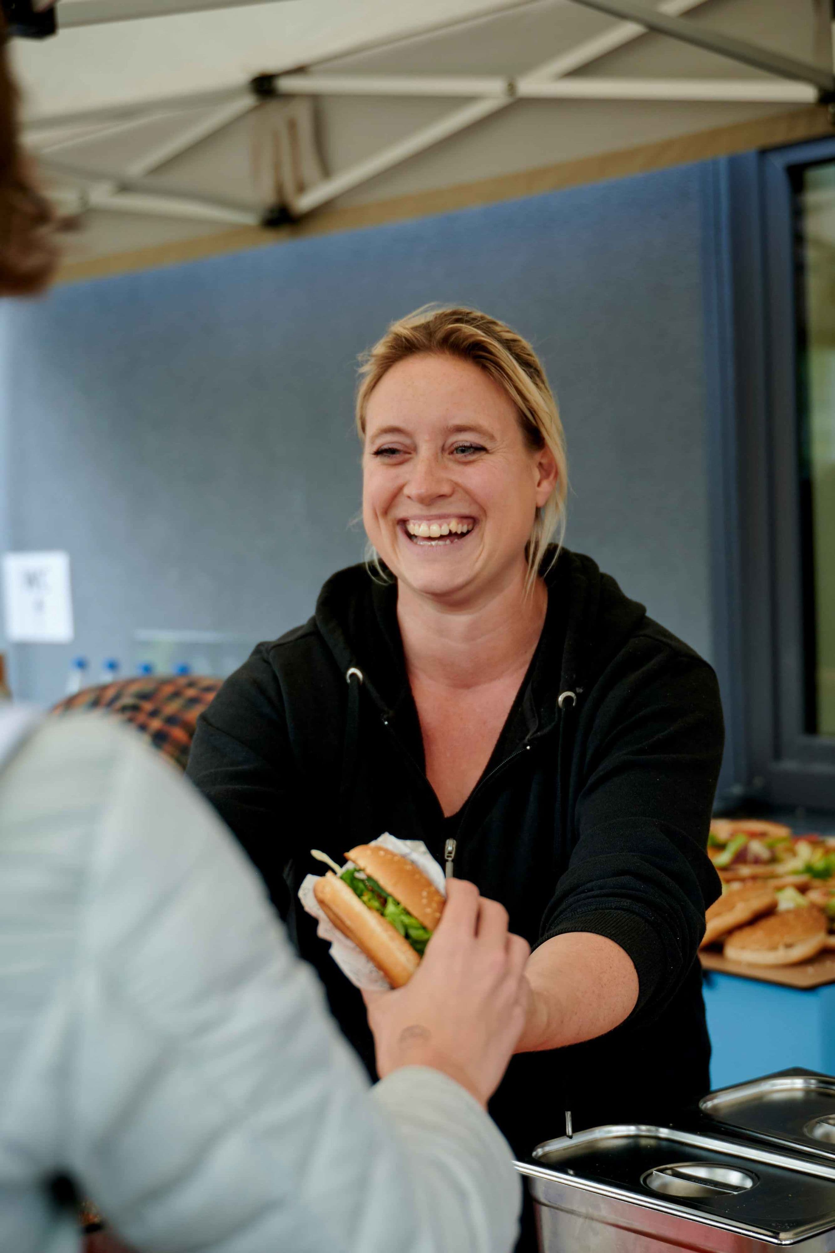 Jobs & Burger: Berufschancen direkt vor Ort | Symbolbild
