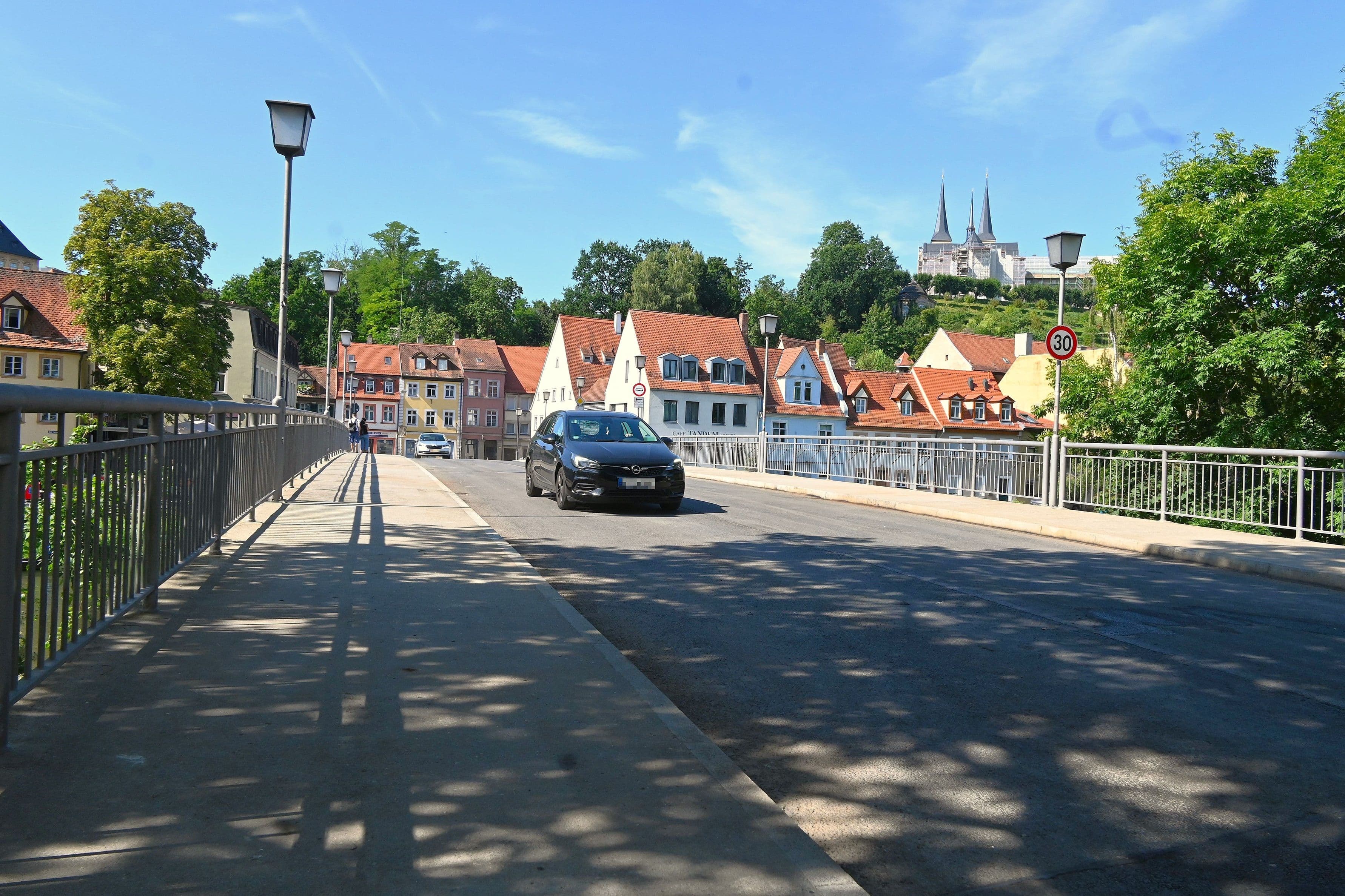 Markusbrücke Wiedereröffnet: Ein Symbol der Verbindung | Symbolbild