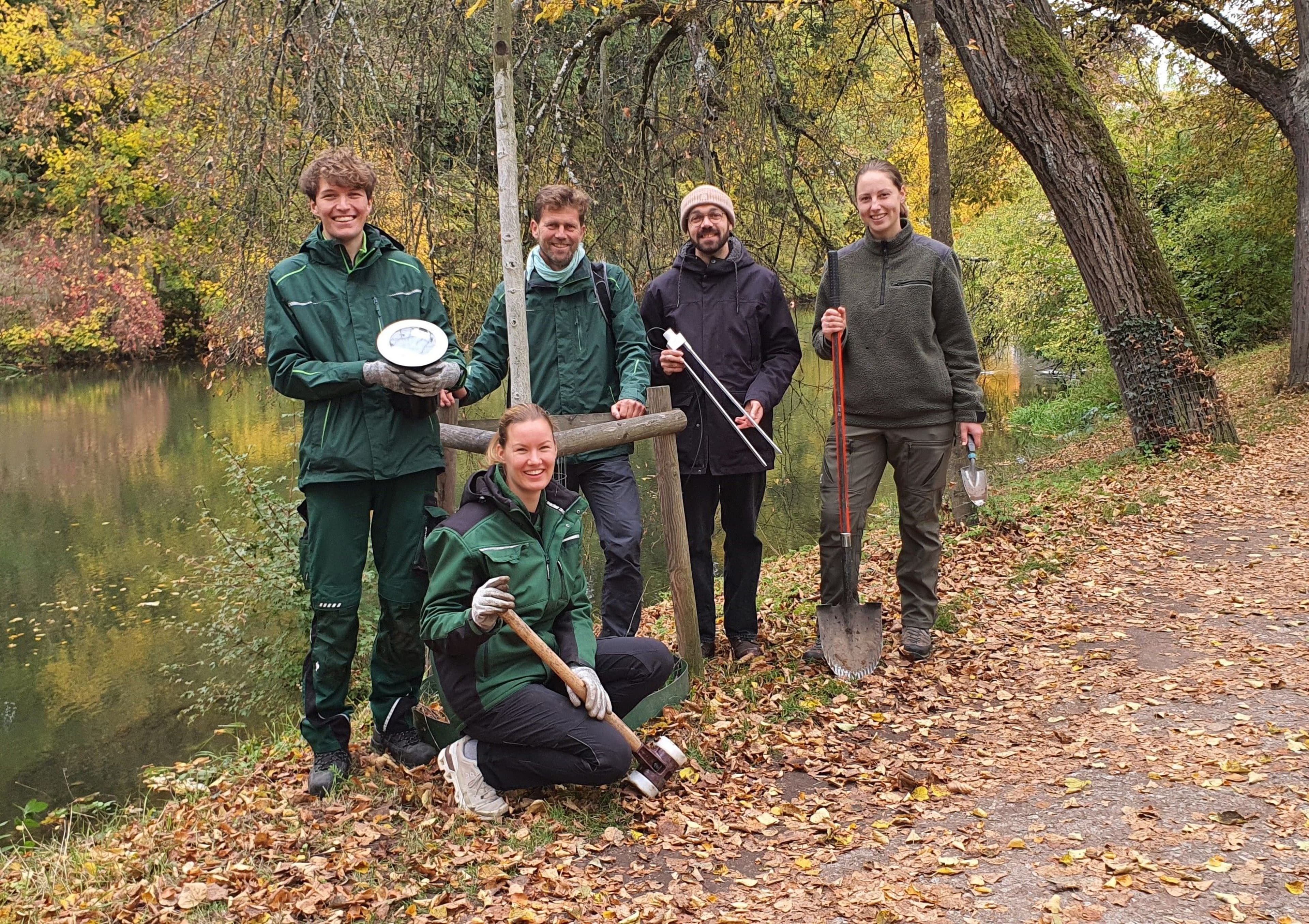 Gruppenfoto zur Sensorinstallation für das Bamberg Smart-City-Projekt mit Vertretern mehrerer Institutionen.