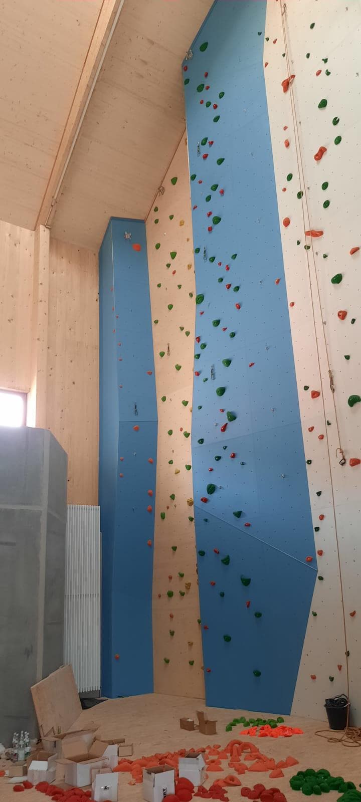 Bürgermeister Matthias Radtke spricht auf einem Workshop über die Beteiligung junger Menschen in der Stadt Röbel/Müritz.