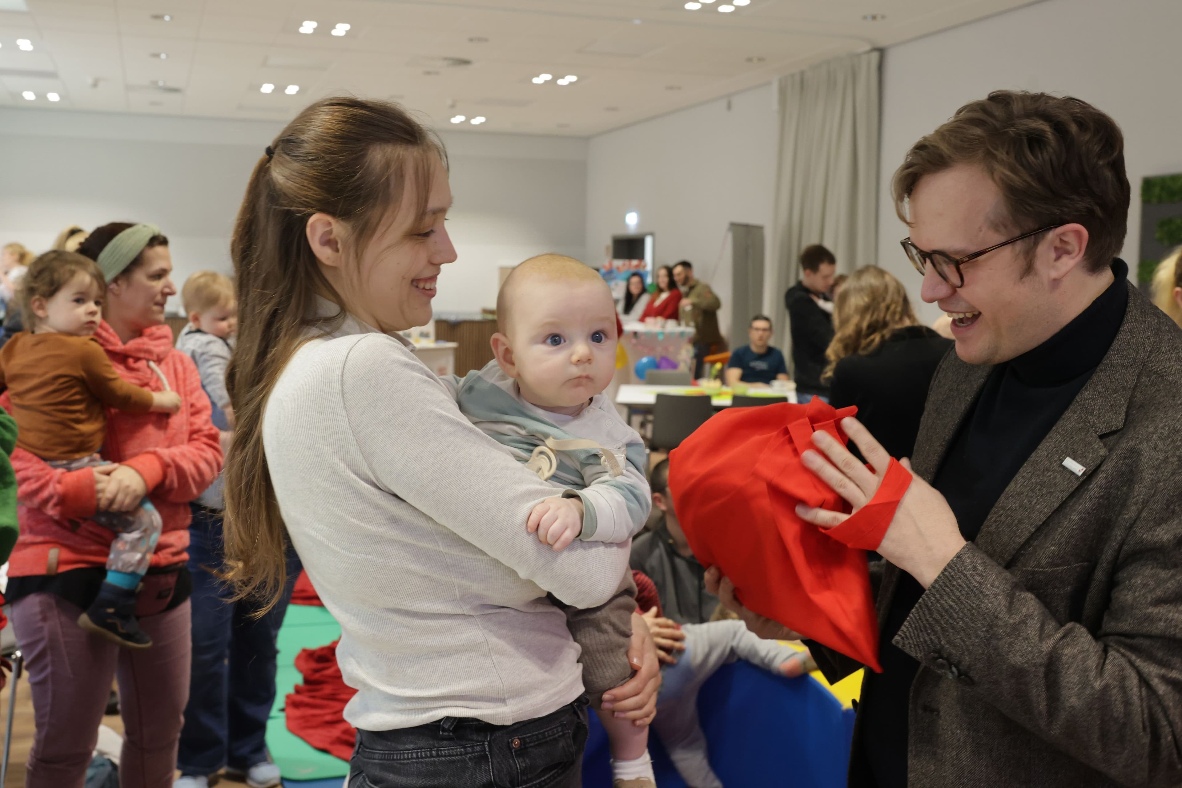 Senftenberg feiert den ersten großen Baby-Treff nach langer Pause! | Symbolbild