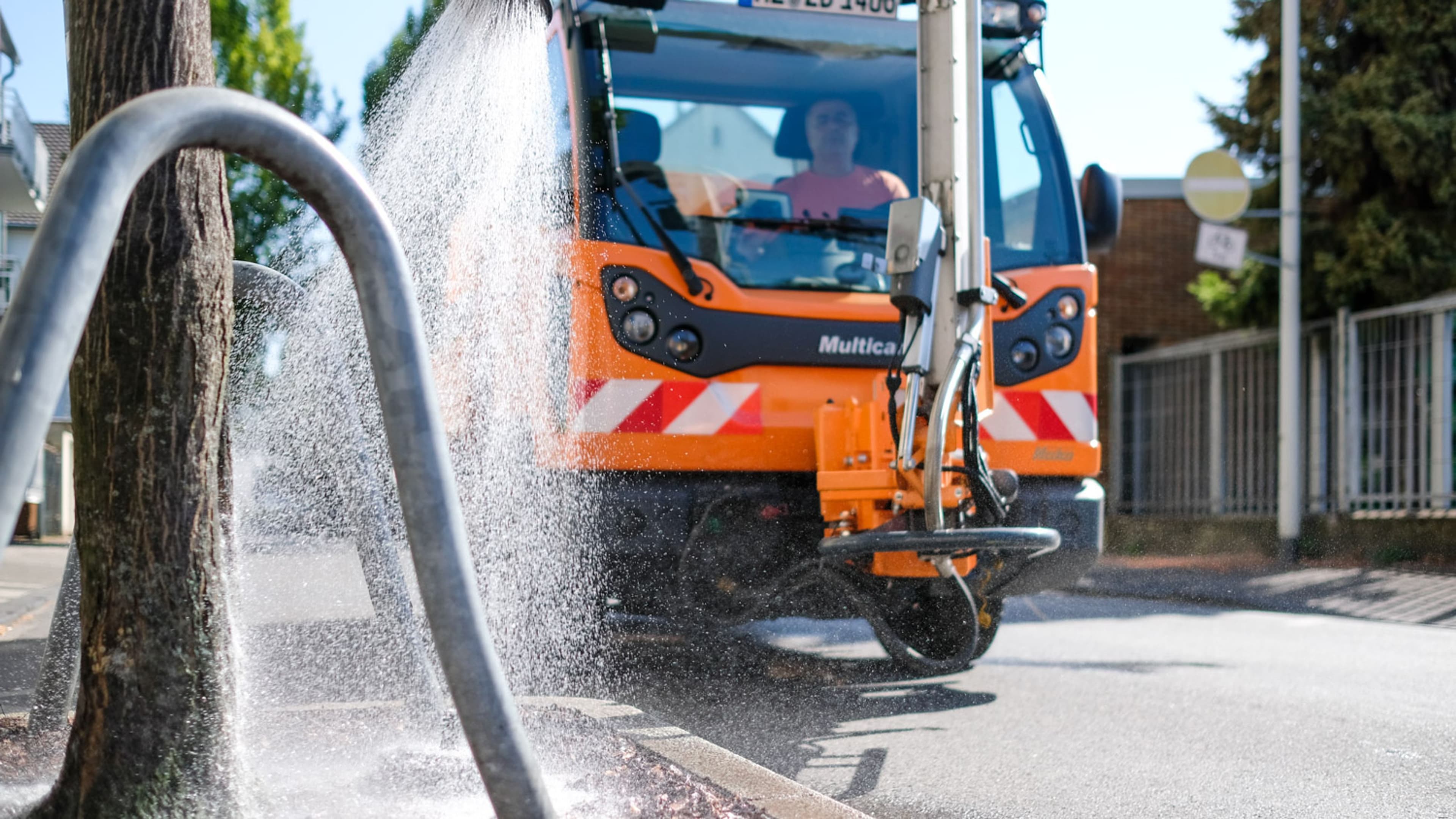 Hilden gießt Jungbäume gegen Trockenstress | Symbolbild
