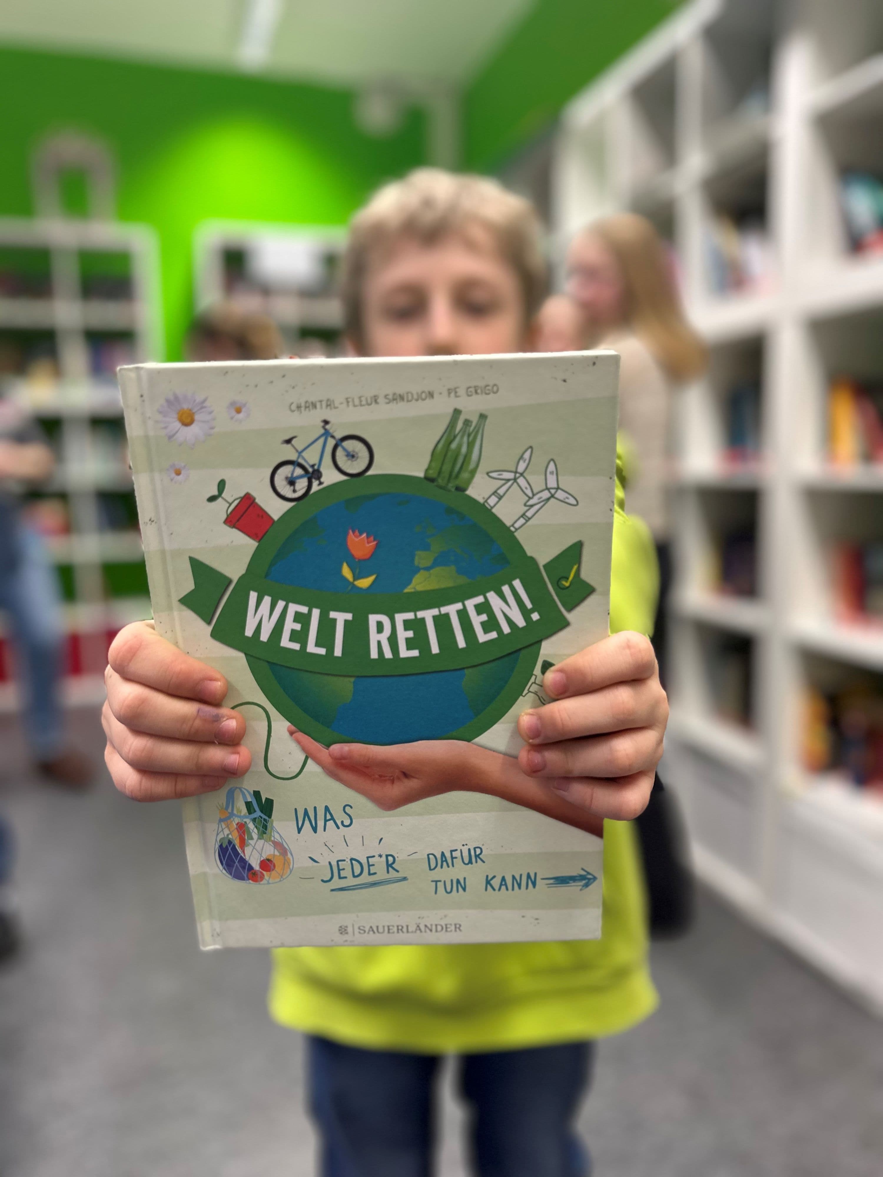 Ein kleiner Bibliotheksraum, eine große Wirkung: Gymnasium Waldstraße setzt auf Nachhaltigkeit | Symbolbild