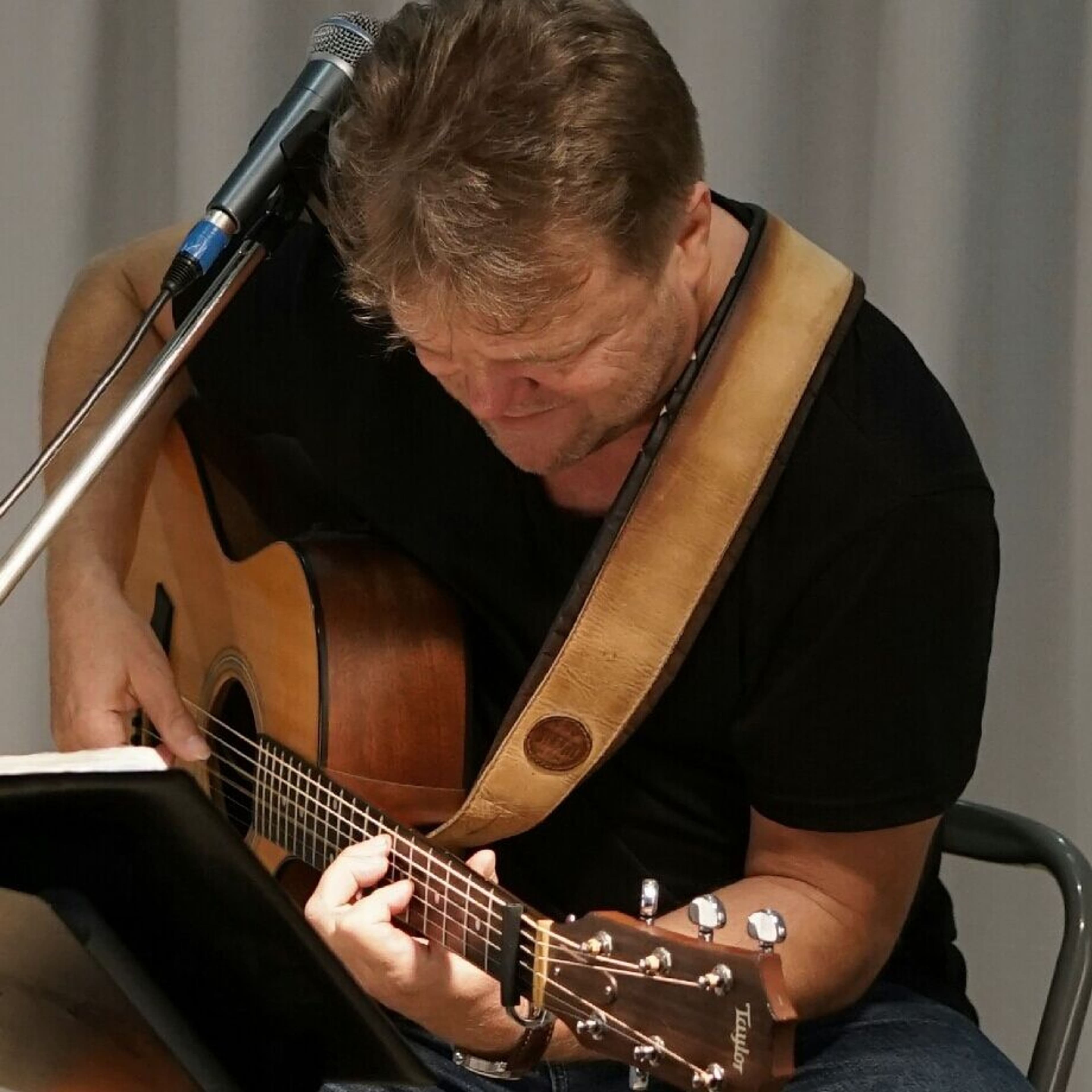 Pressebild zur Veranstaltung 'Eddy Danco: From Gershwin to Cohen' im Kultursaal Schloss Schrozberg. Pressebild zur Veranstaltung 'Eddy Danco: From Gershwin to Cohen' im Kultursaal Schloss Schrozberg.