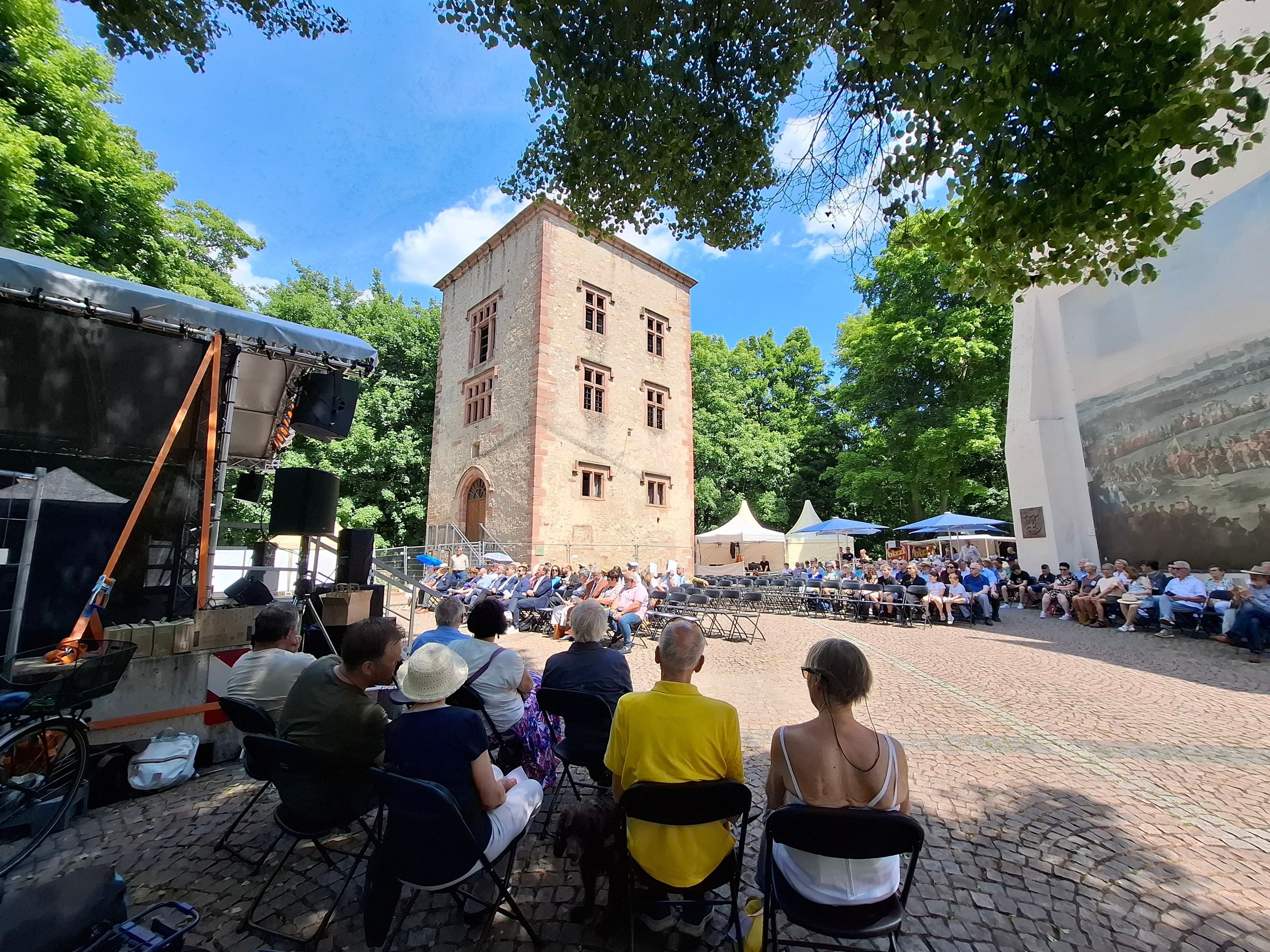 Heusenstamm feiert Städtepartnerschaften mit großem Fest | Symbolbild