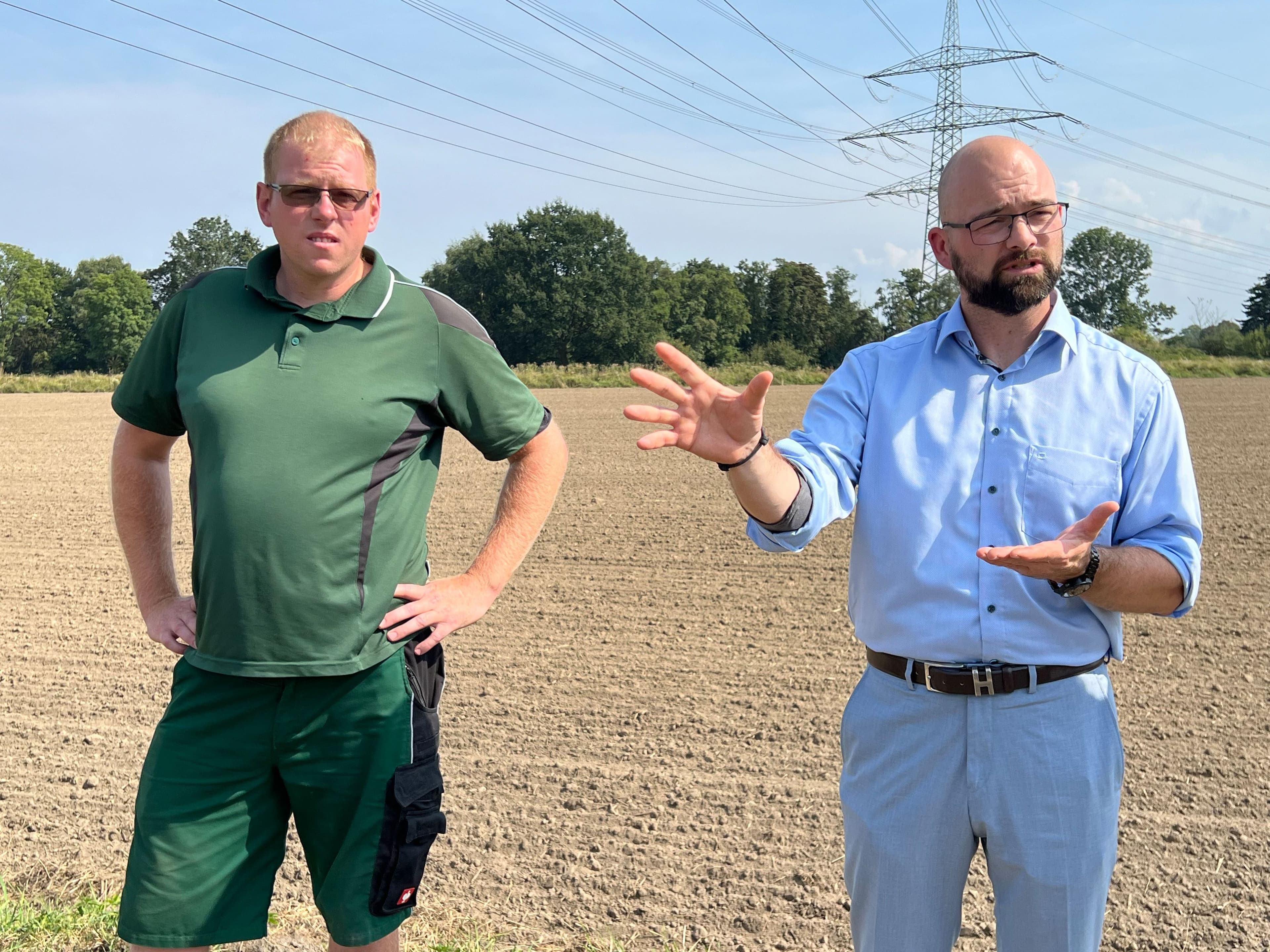 Blühstreifen in Gefahr: Wie Trampelpfade die Natur bedrohen | Symbolbild