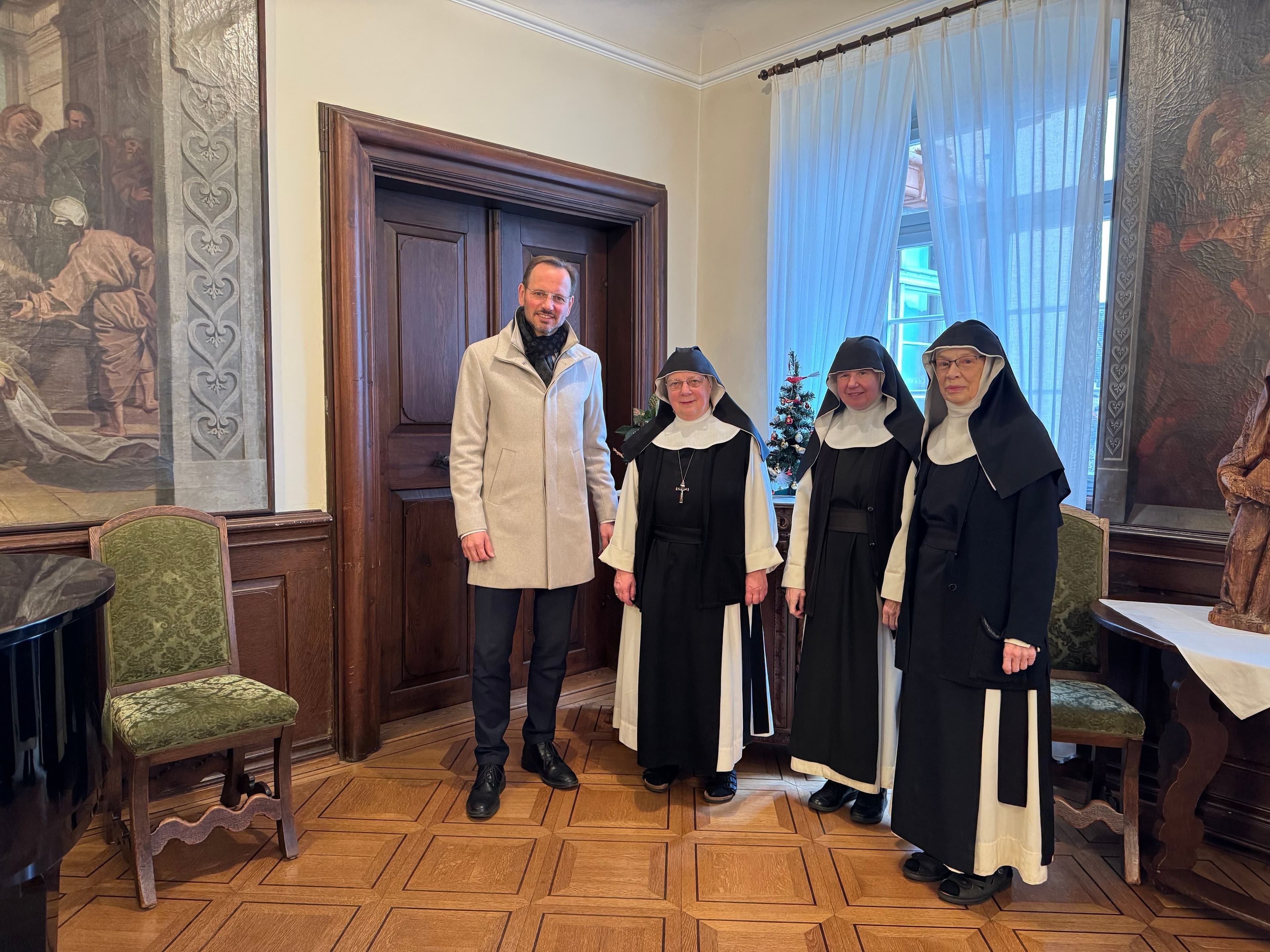 Weihnachtsbesuche in Linz: Dank an Einsatzkräfte und Helfer | Symbolbild
