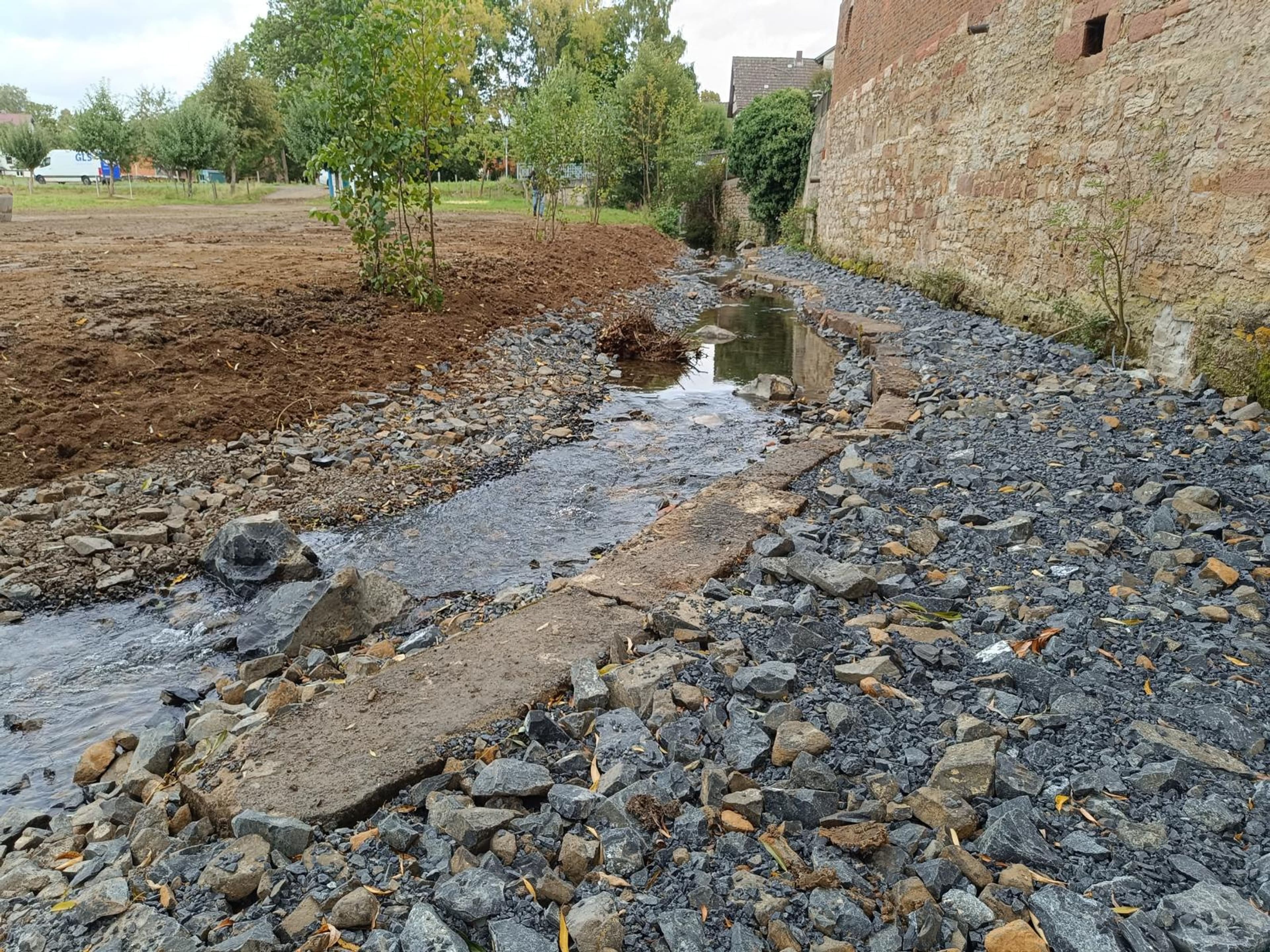 Großenbach: Neuer naturnaher Bachlauf ersetzt Mühlgraben | Symbolbild