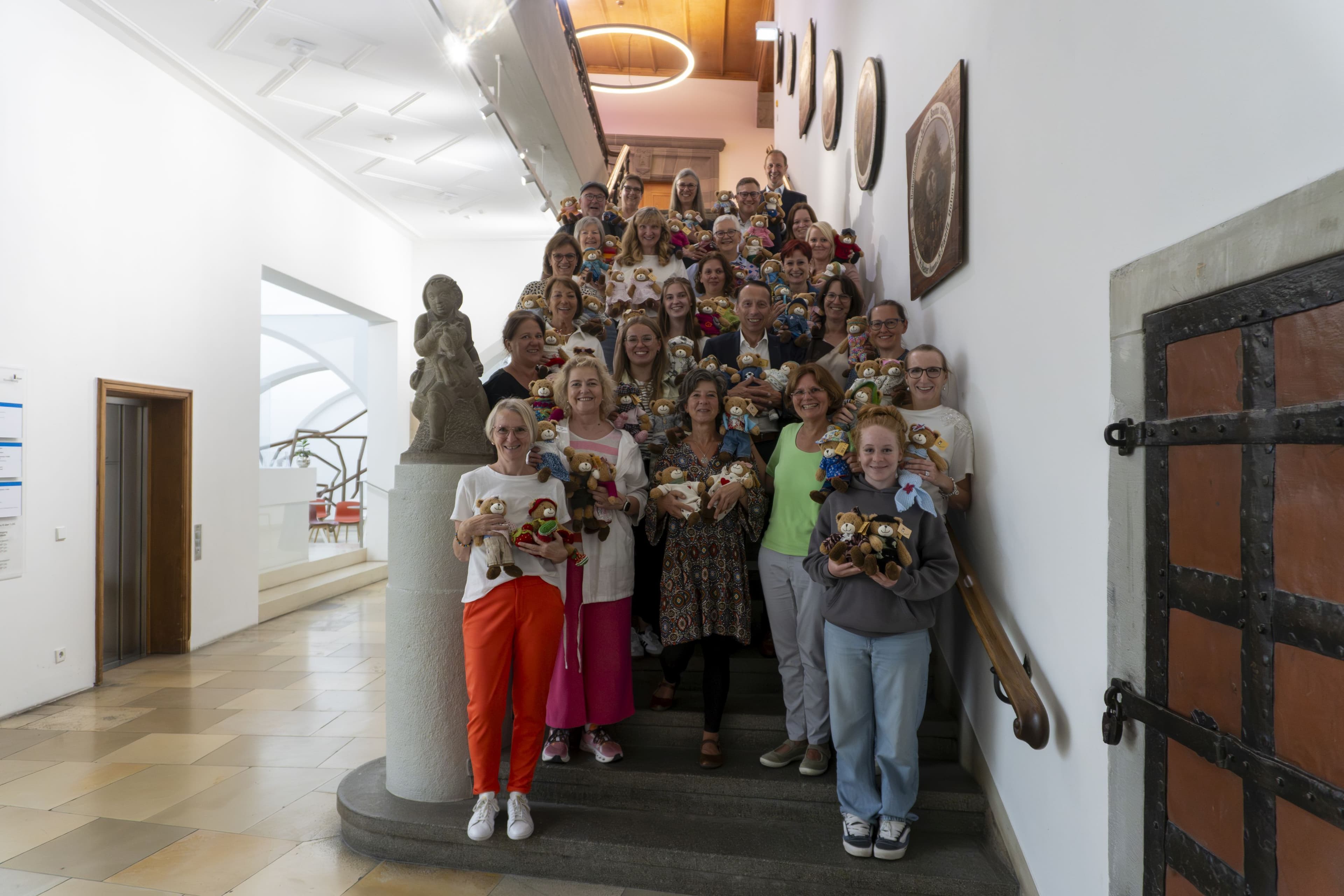 270 Hoffnungsbären für Kinder in Not | Symbolbild