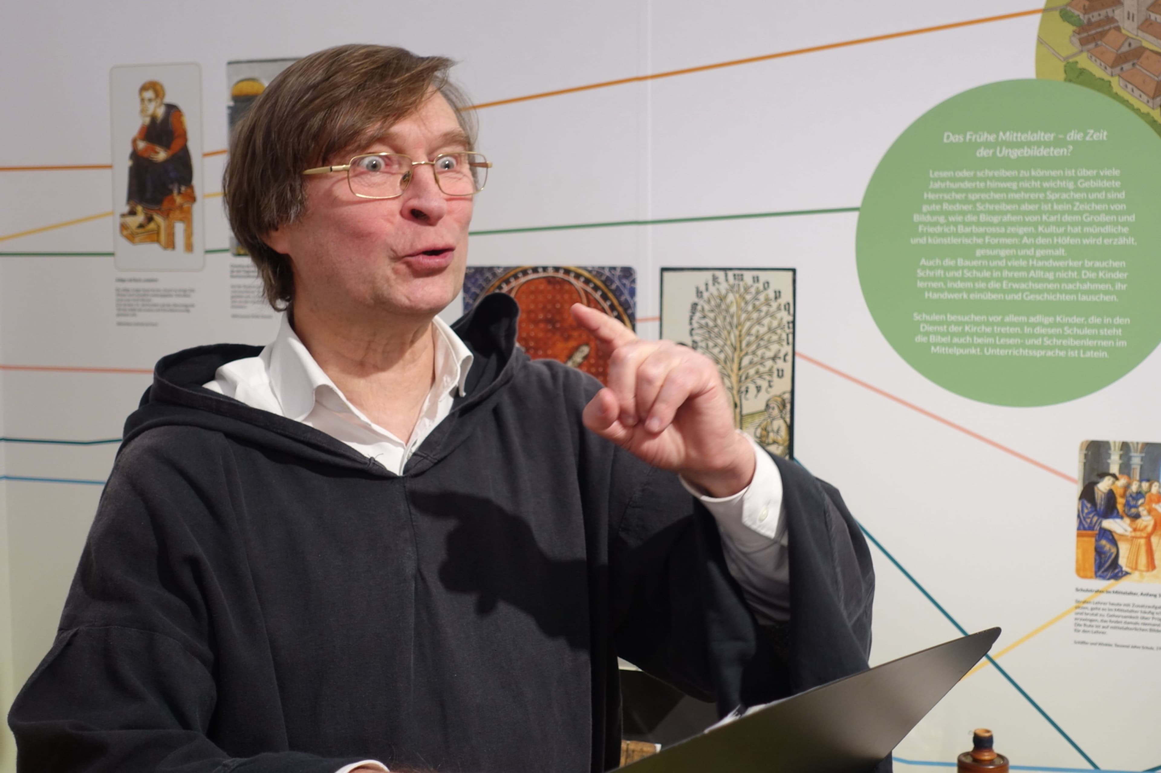 Mittelalterliche Lesung mit Musik im Schulmuseum | Symbolbild