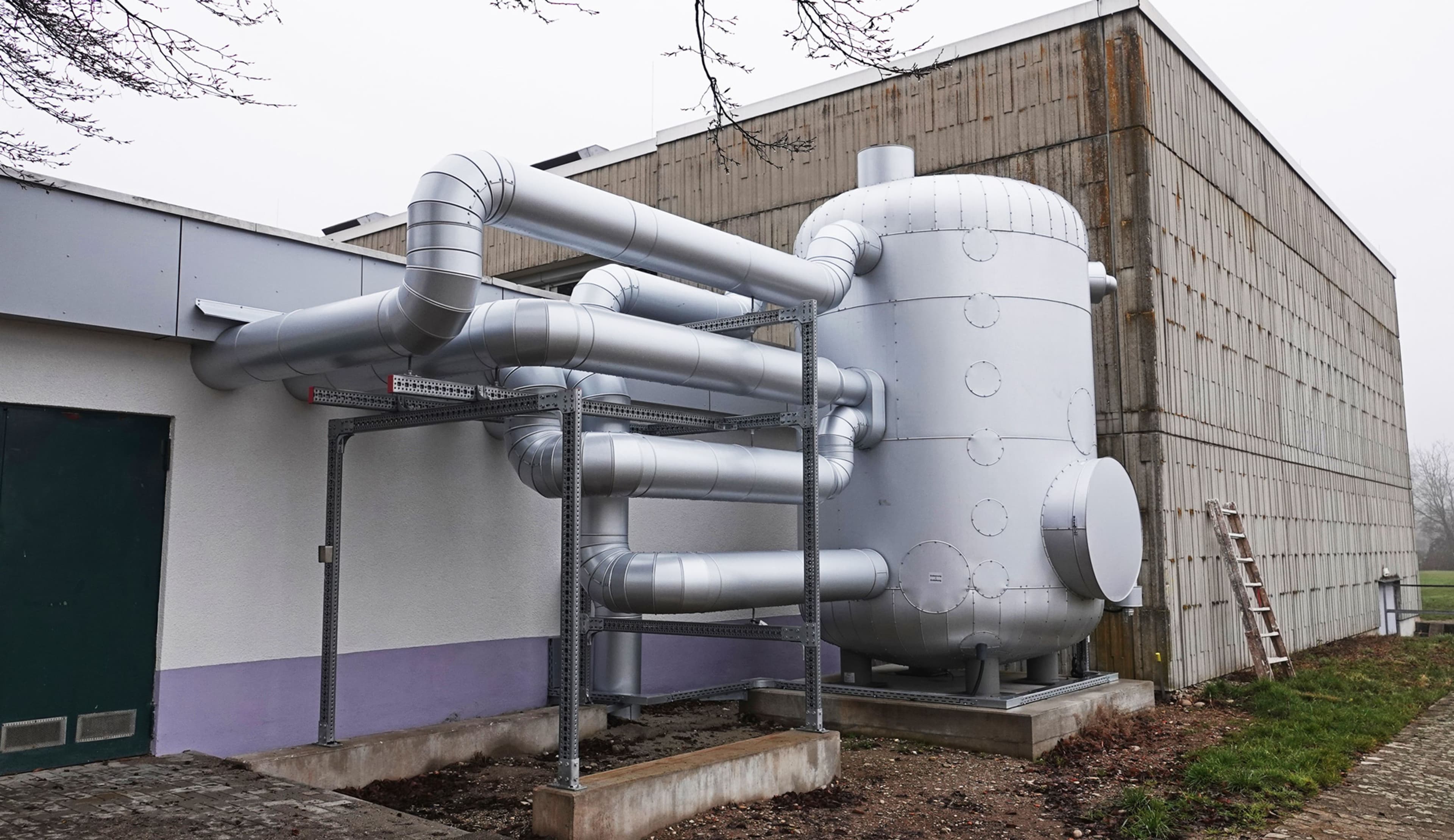 Heizzentrale in Neumühl nutzt seit Oktober 2025 Grundwasserwärme als Energiequelle.