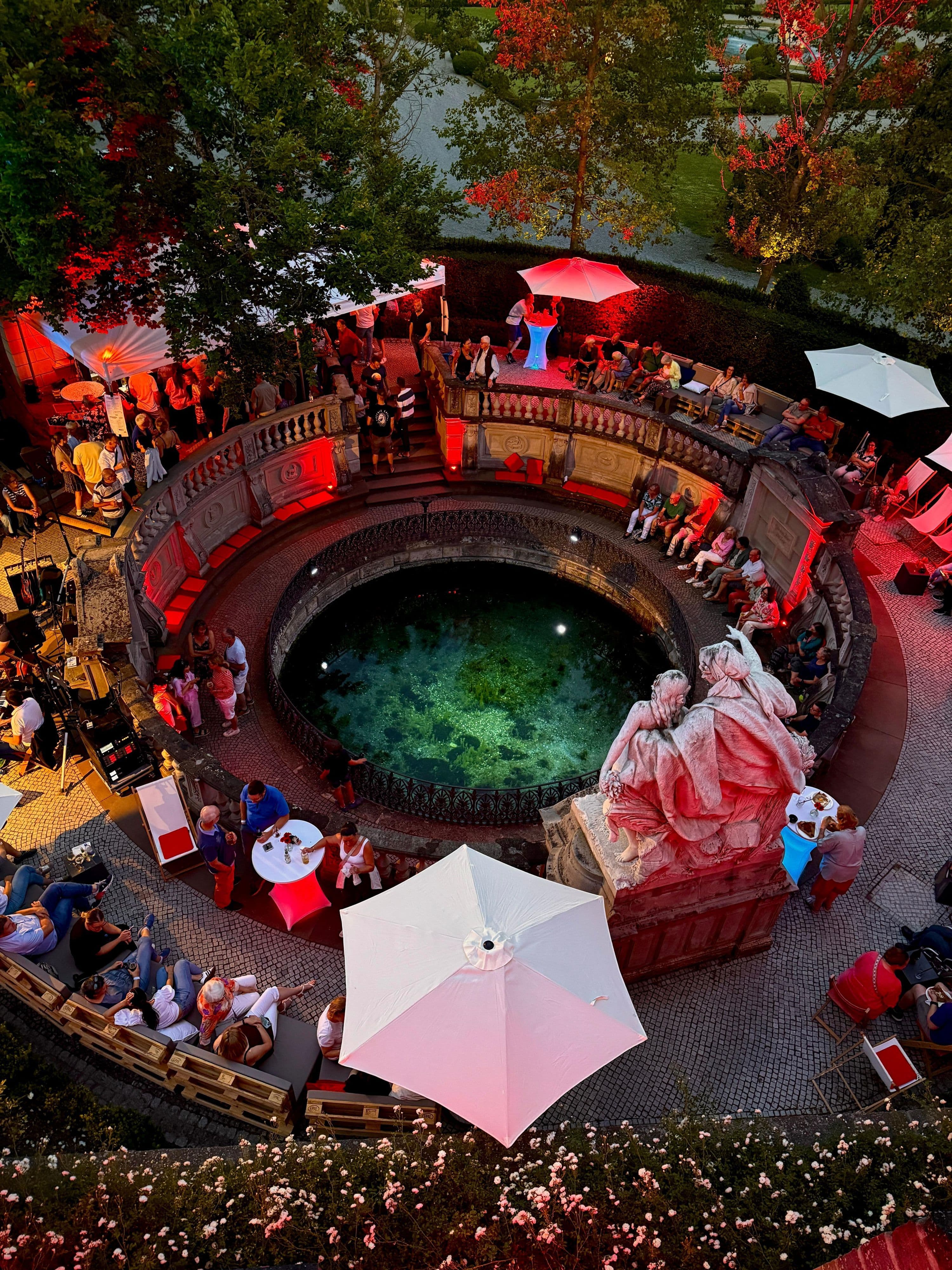Französischer Flair beim Donauquellfest in Donaueschingen | Symbolbild