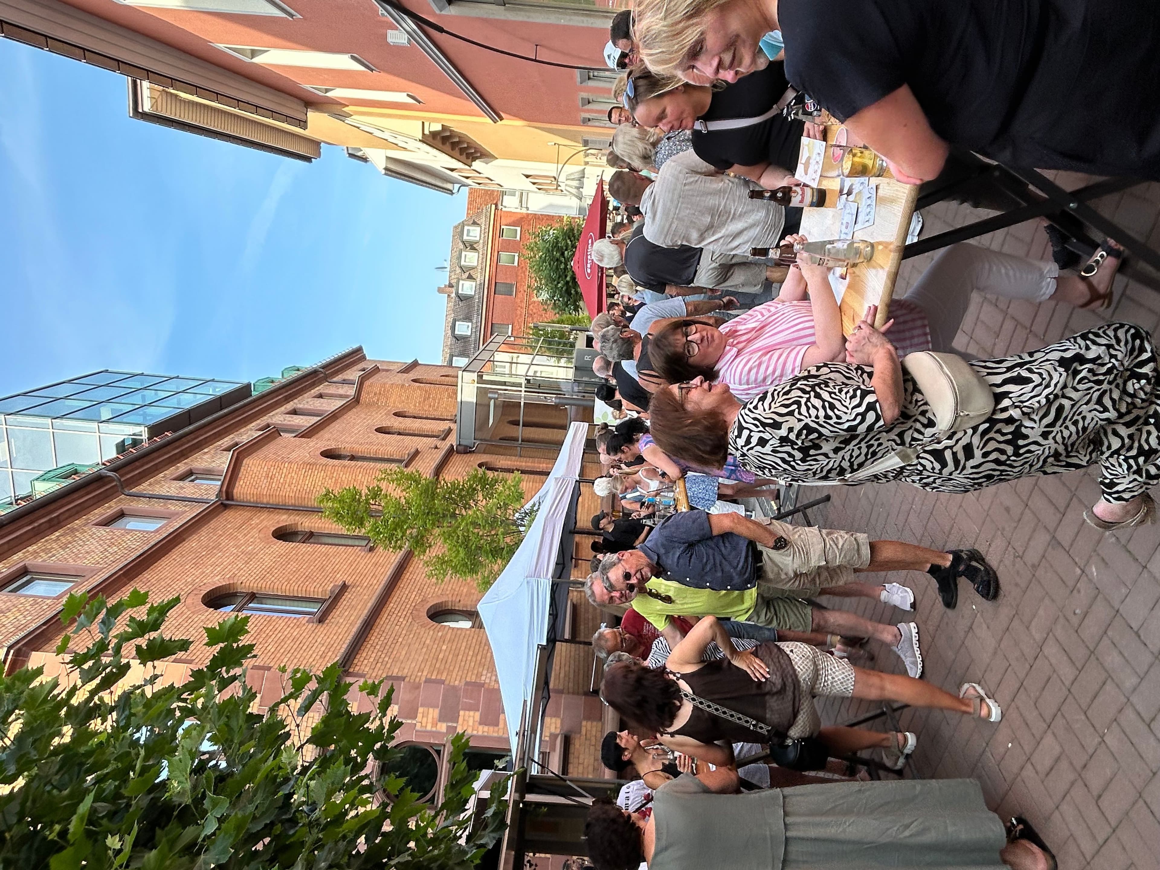Sommerliche After-Work-Partys in der Rathausgasse | Symbolbild