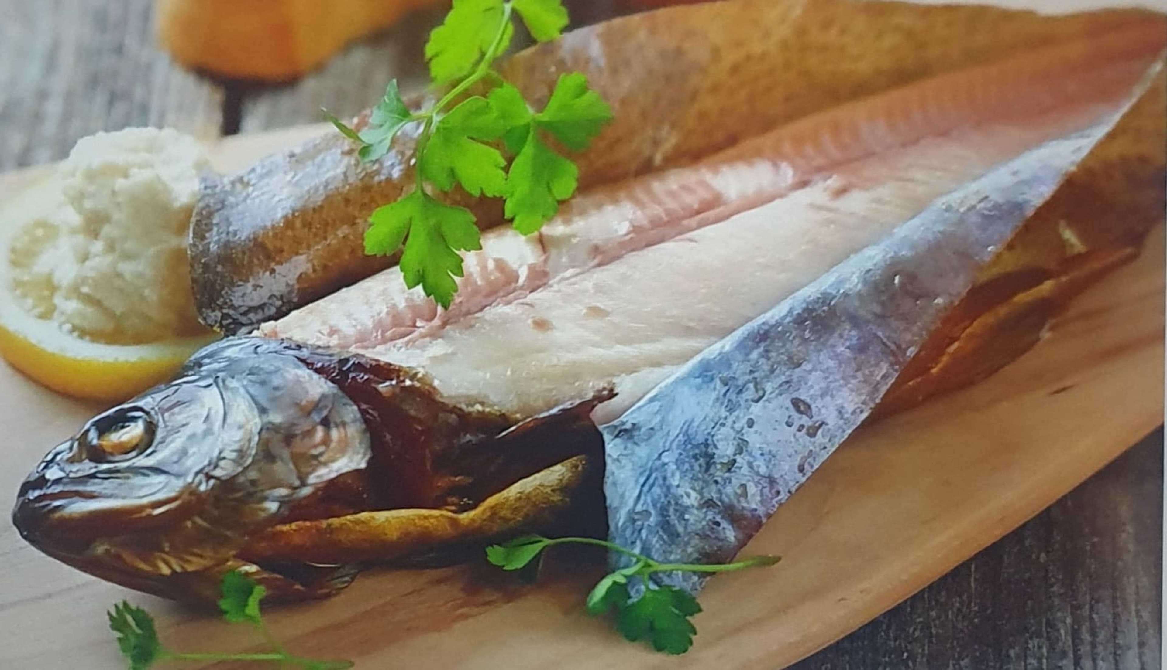 Forellenräuchern am Wombacher Weiher | Symbolbild