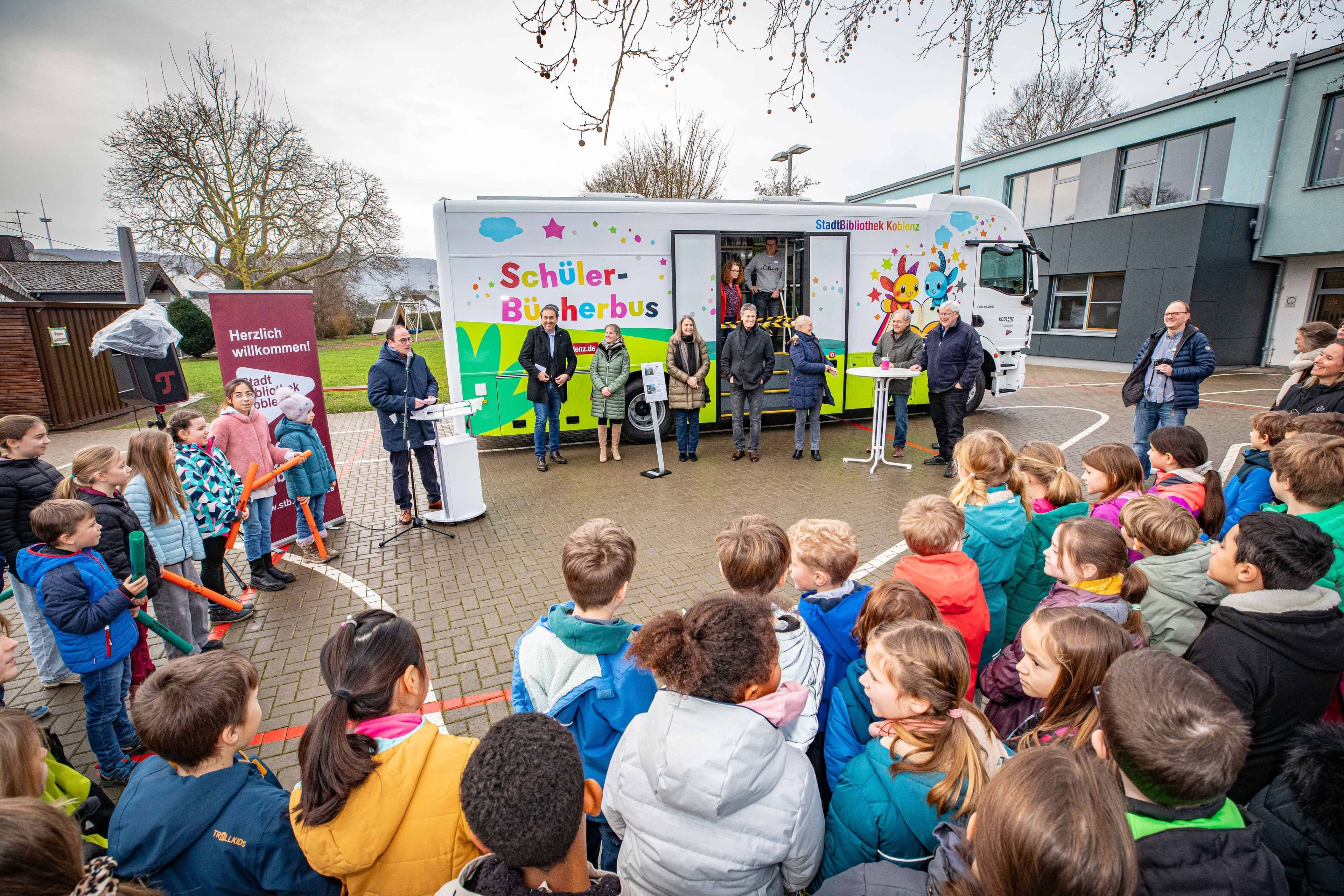 Koblenz startet Schüler-Bücherbus: Ein Meilenstein für die Leseförderung | Symbolbild