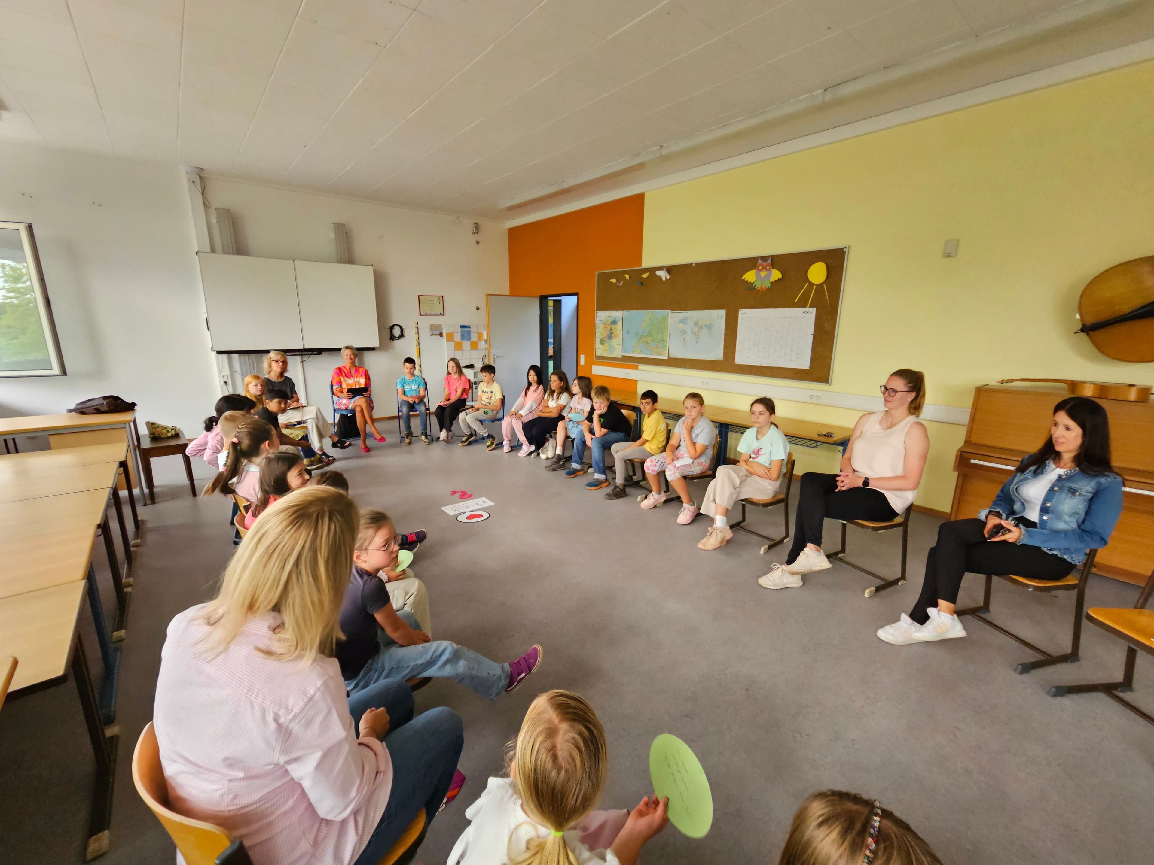 Oberbürgermeisterin im Klassenzimmer | Symbolbild