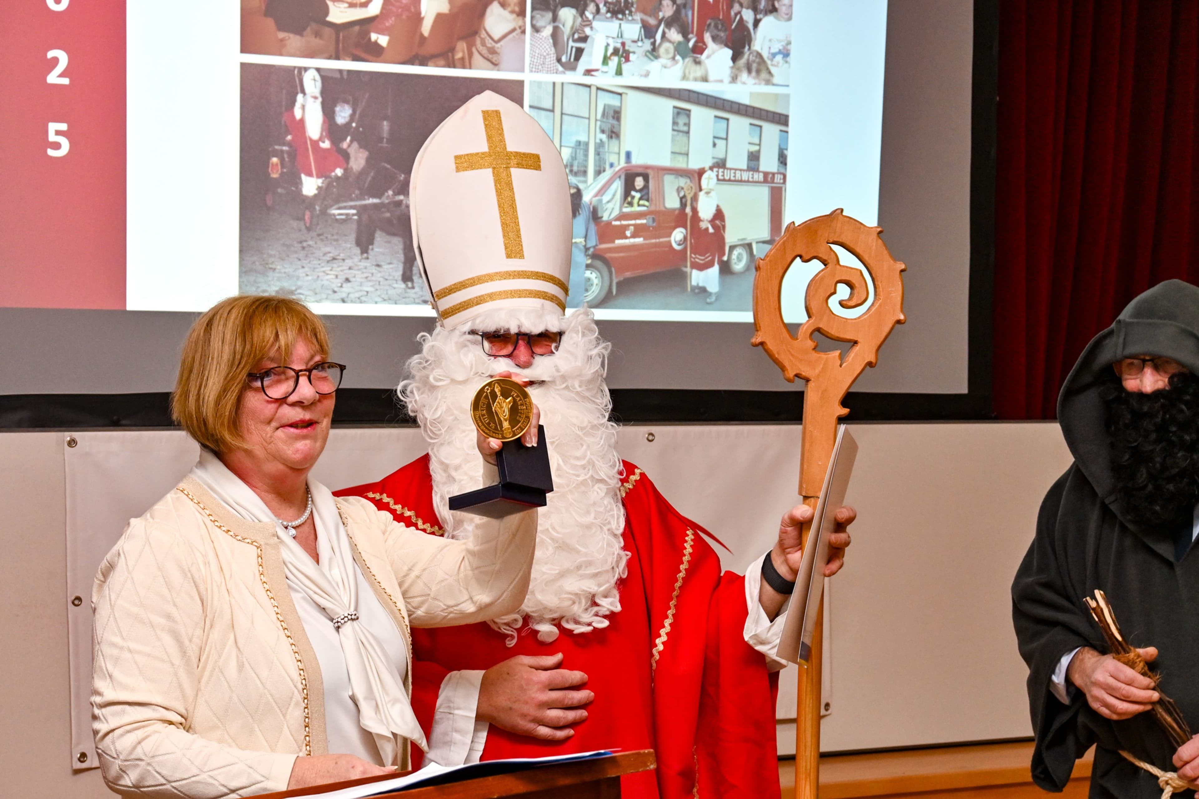 Ehrenamtlicher Held erhält St.-Ulrich-Plakette | Symbolbild