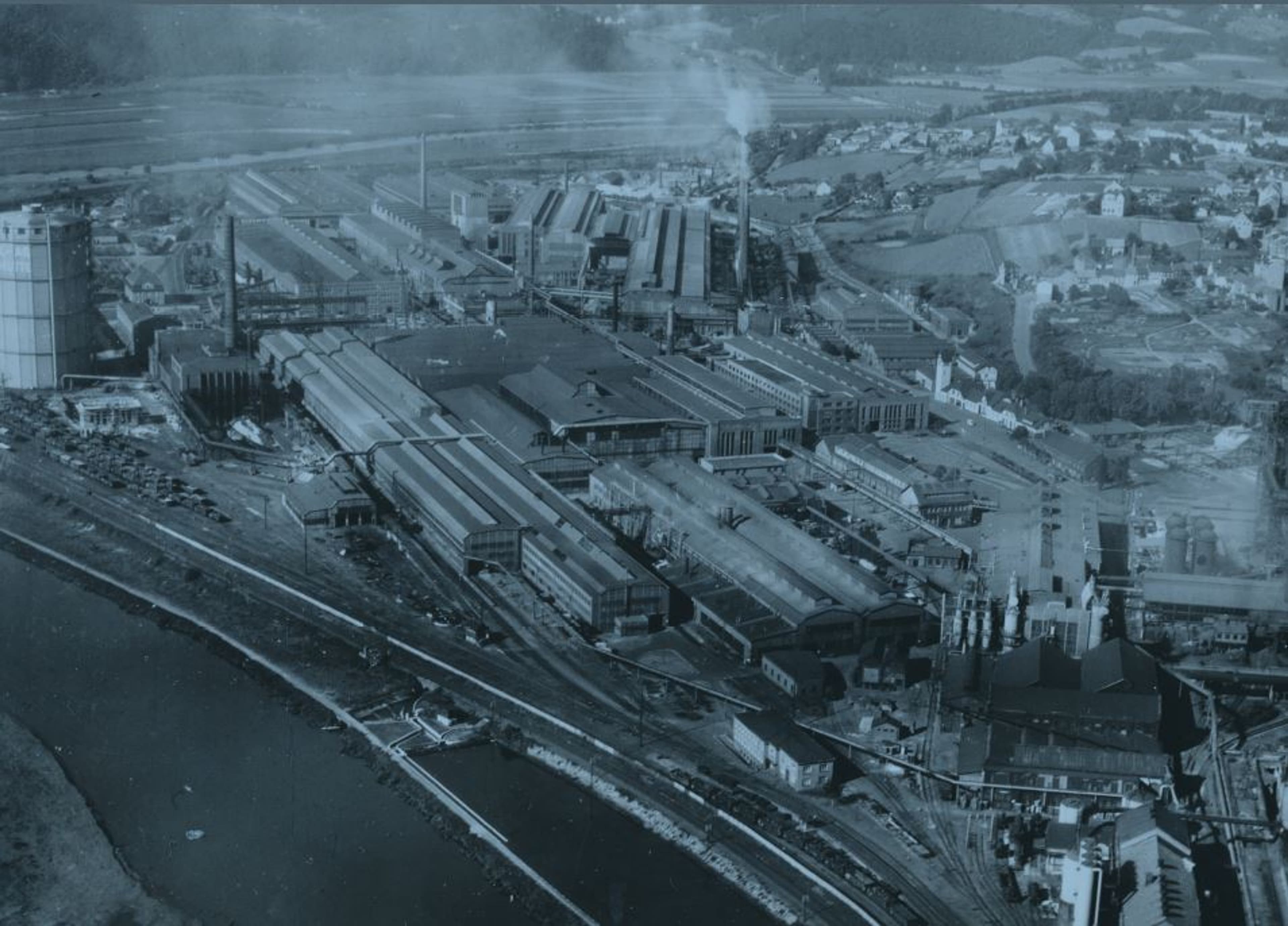 HenrichshĂĽtte: Vom Stahlwerk zum Gewerbepark | Symbolbild