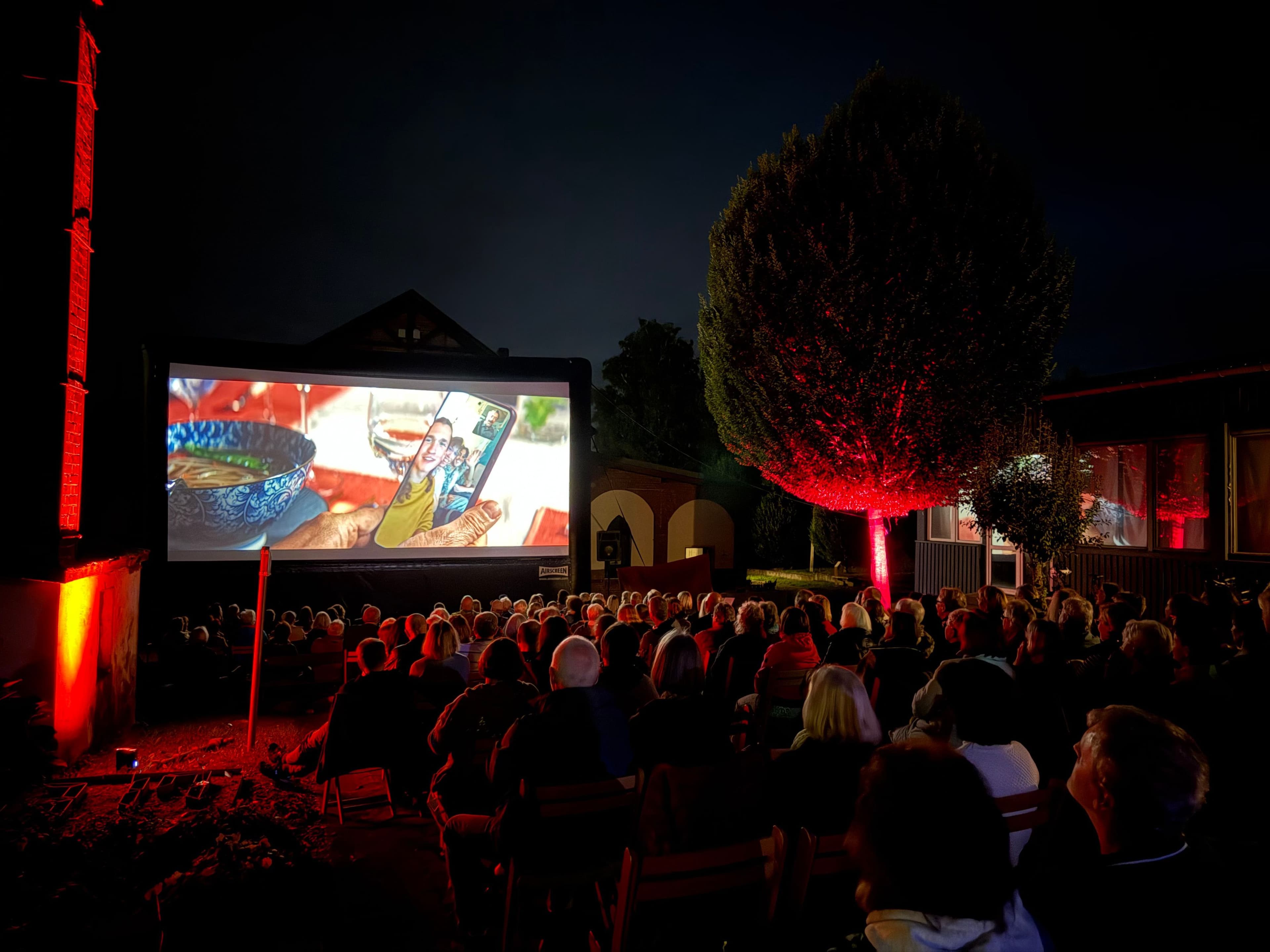 Sommerabend mit „Der Alte Weißmann“ im Museumshof | Symbolbild