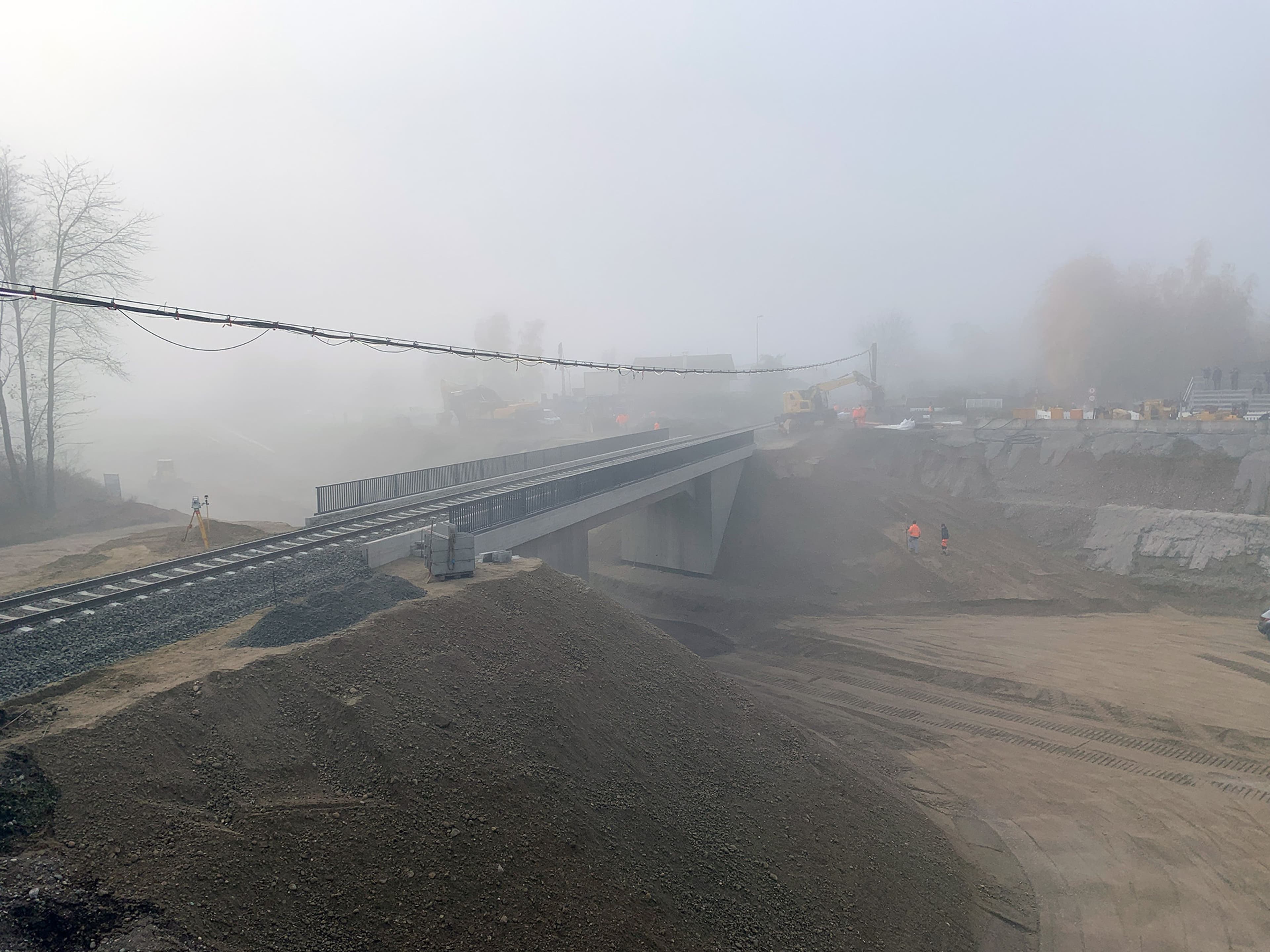 Spektakulärer Brücken-Querverschub in Pürten | Symbolbild