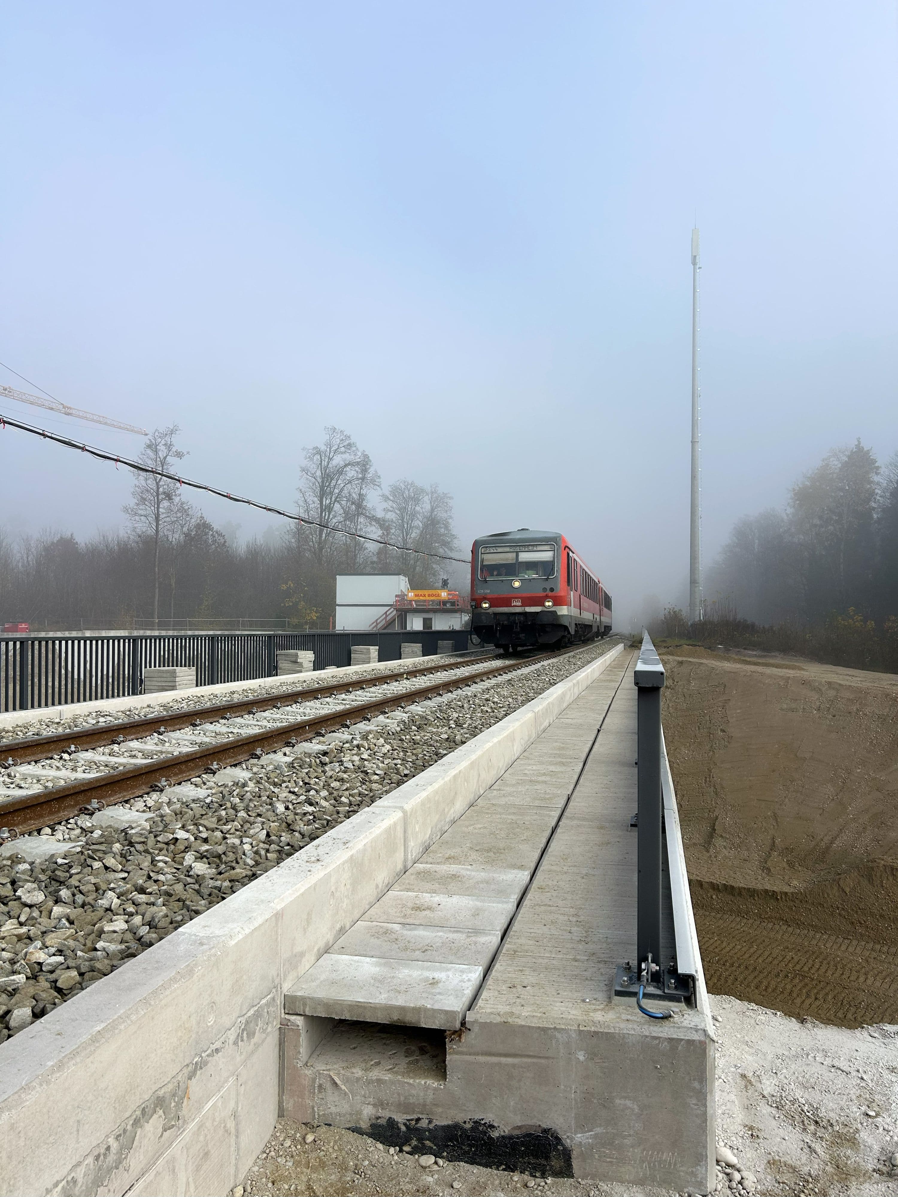 Spektakulärer Brücken-Querverschub in Pürten | Symbolbild