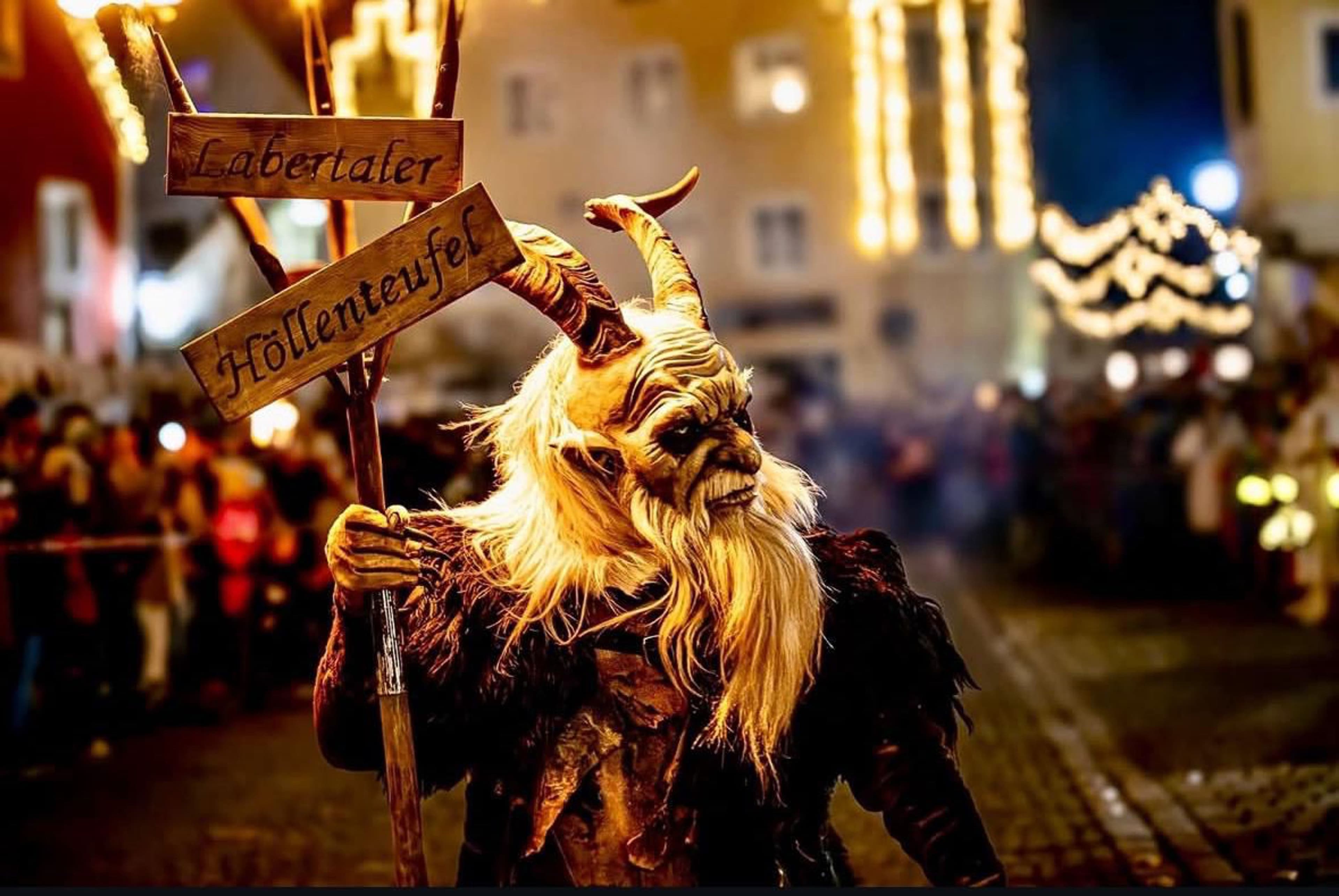 Landshut erstrahlt im Lichterglanz des Adventsmarkts | Symbolbild