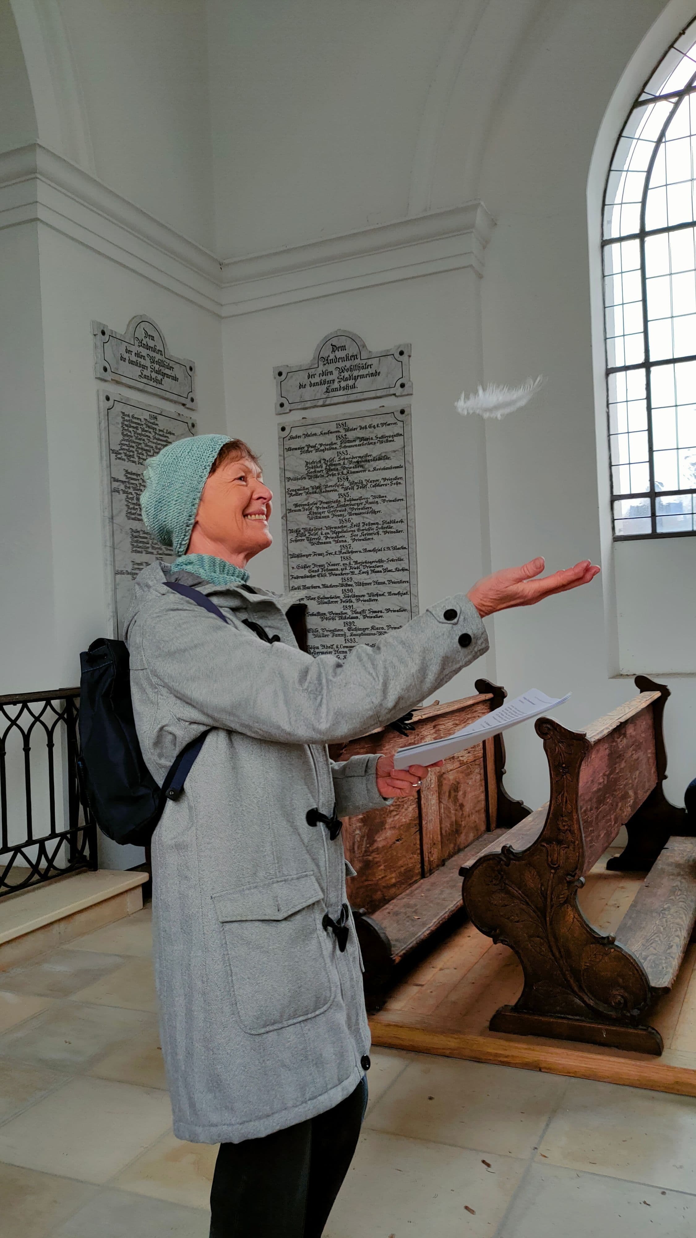 Vorlesepatin Birgit Schönberger lädt am ersten Advent zum Gedichtespaziergang „Laufend Lyrik“ ein.