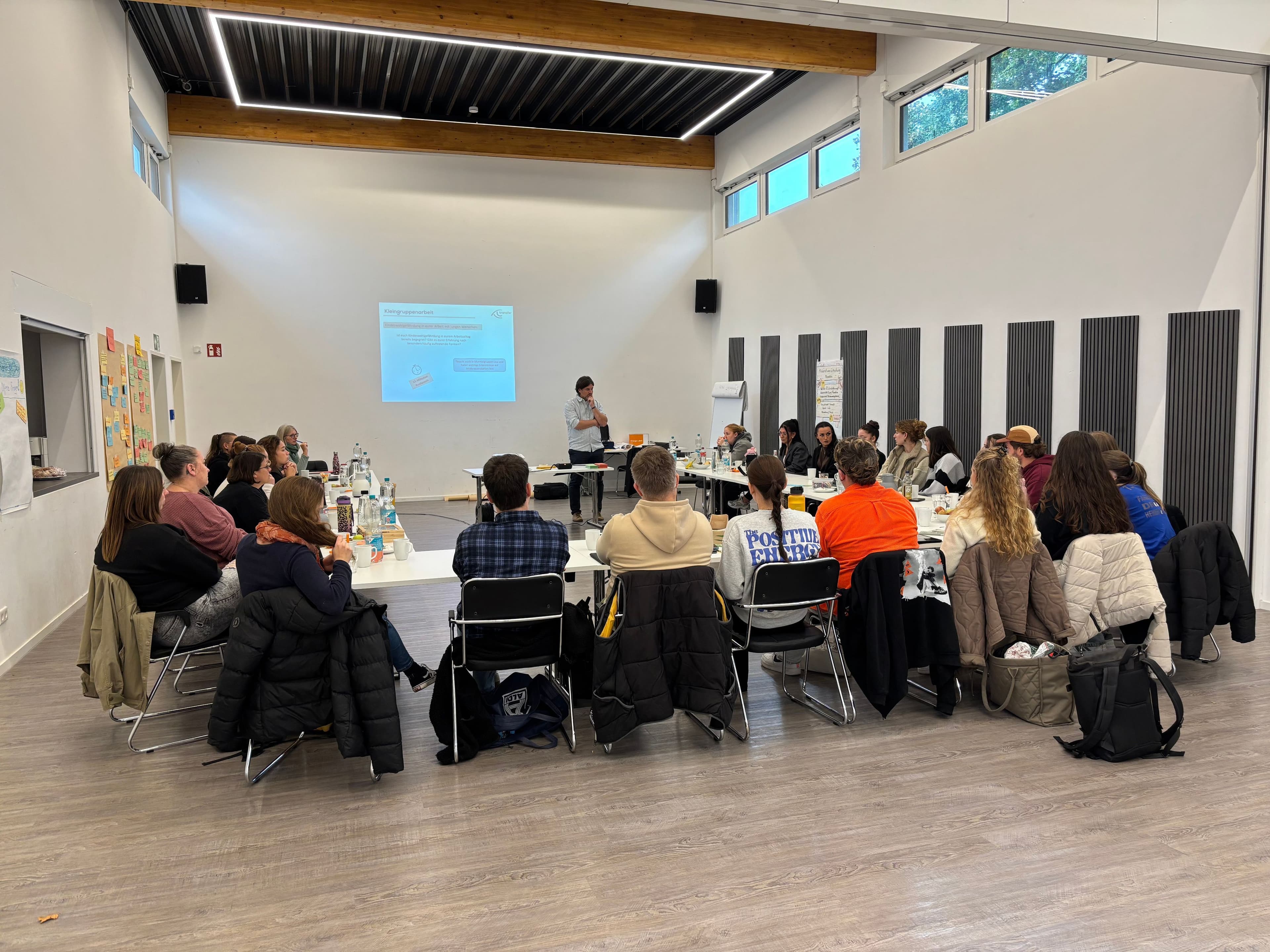 Menden stärkt Kinderschutz mit umfassenden Schulungen | Symbolbild