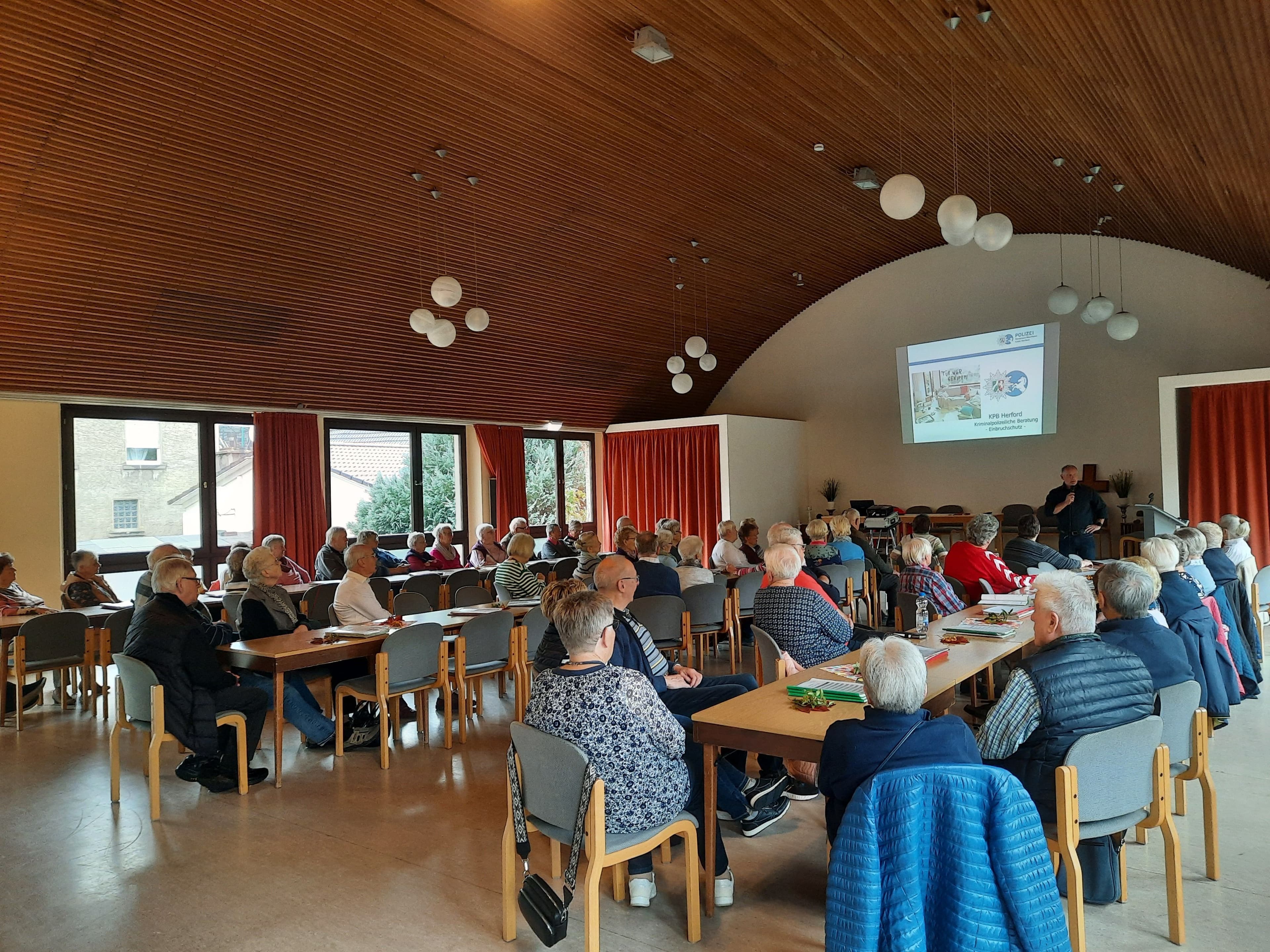 Ein Fest für die Älteren: Abschluss des Winterprogramms in Vlotho | Symbolbild