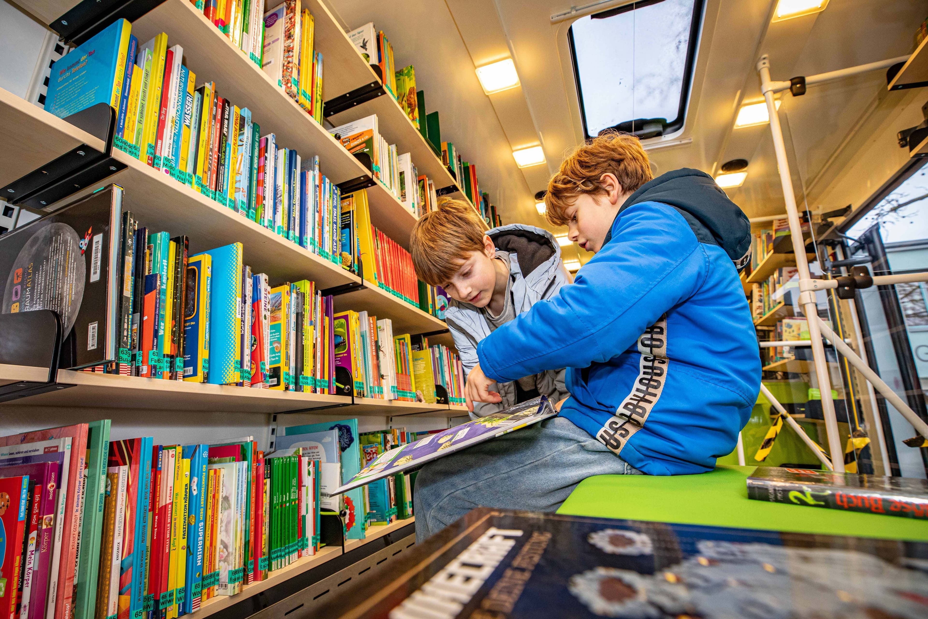 Koblenz startet Schüler-Bücherbus: Ein Meilenstein für die Leseförderung | Symbolbild