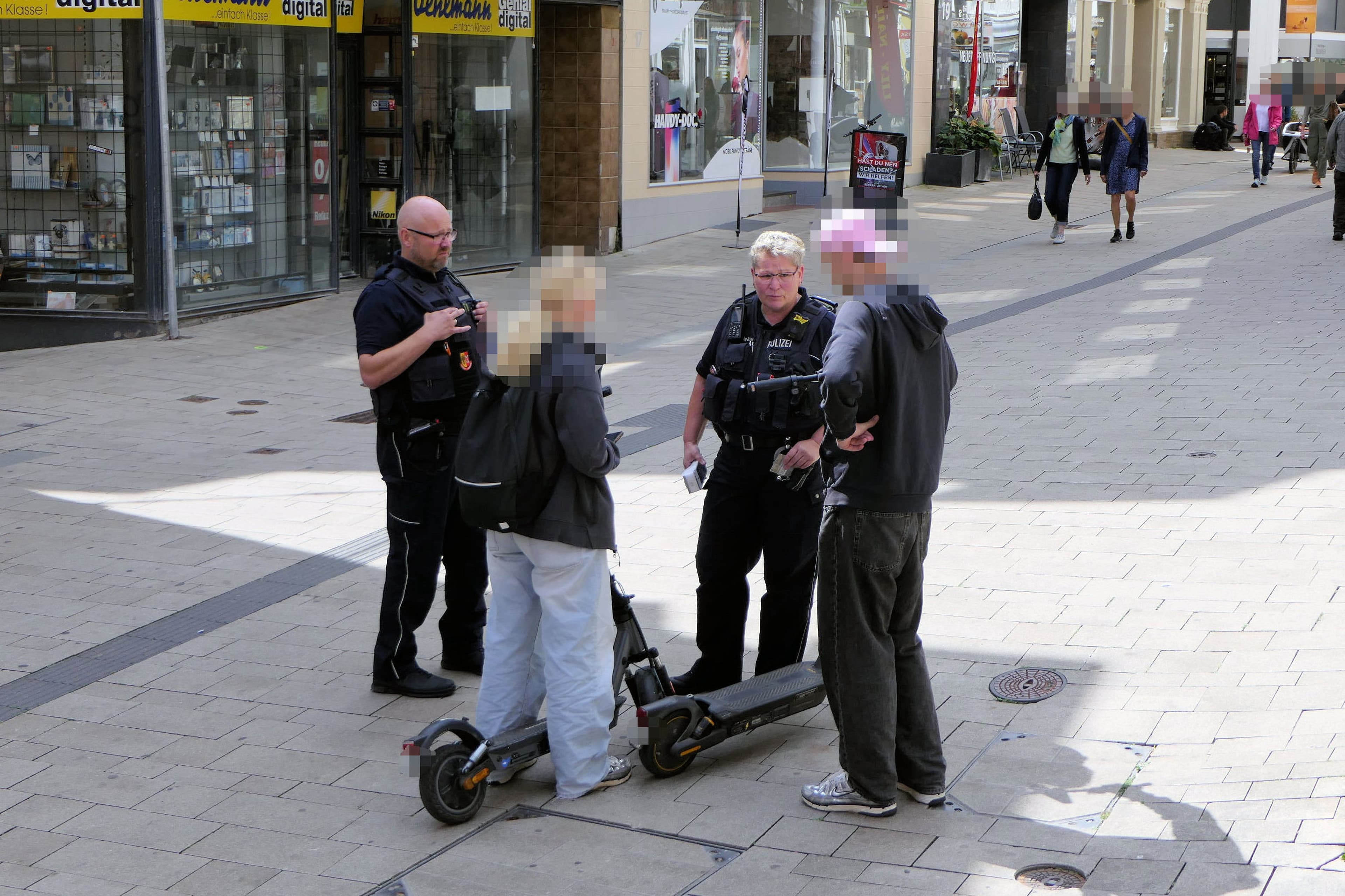 E-Scooter und Fahrrad-Verstöße in Mindens Fußgängerzone | Symbolbild