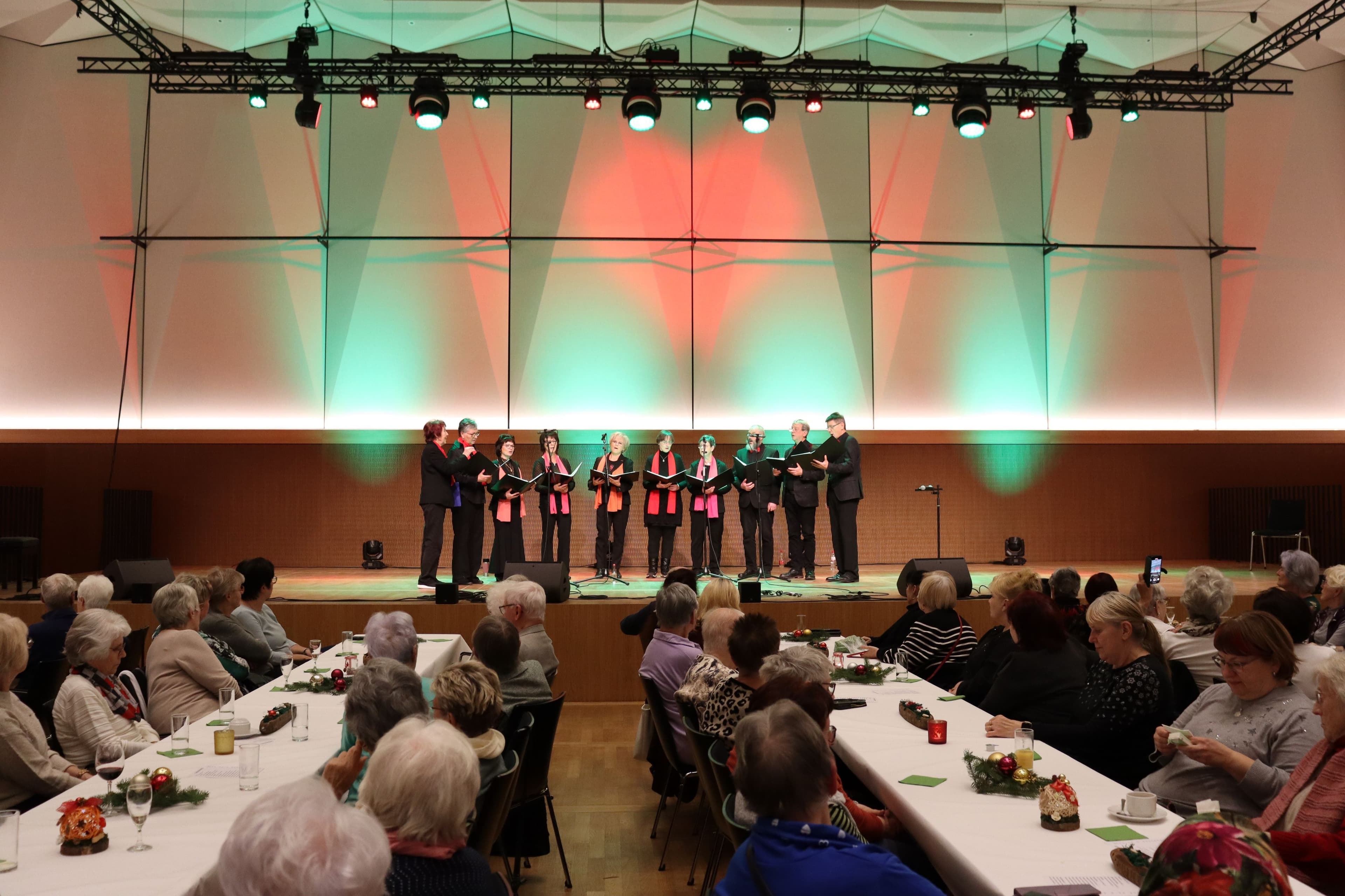 Erste Seniorenweihnachtsfeiern in Finsterwalde ein voller Erfolg | Symbolbild