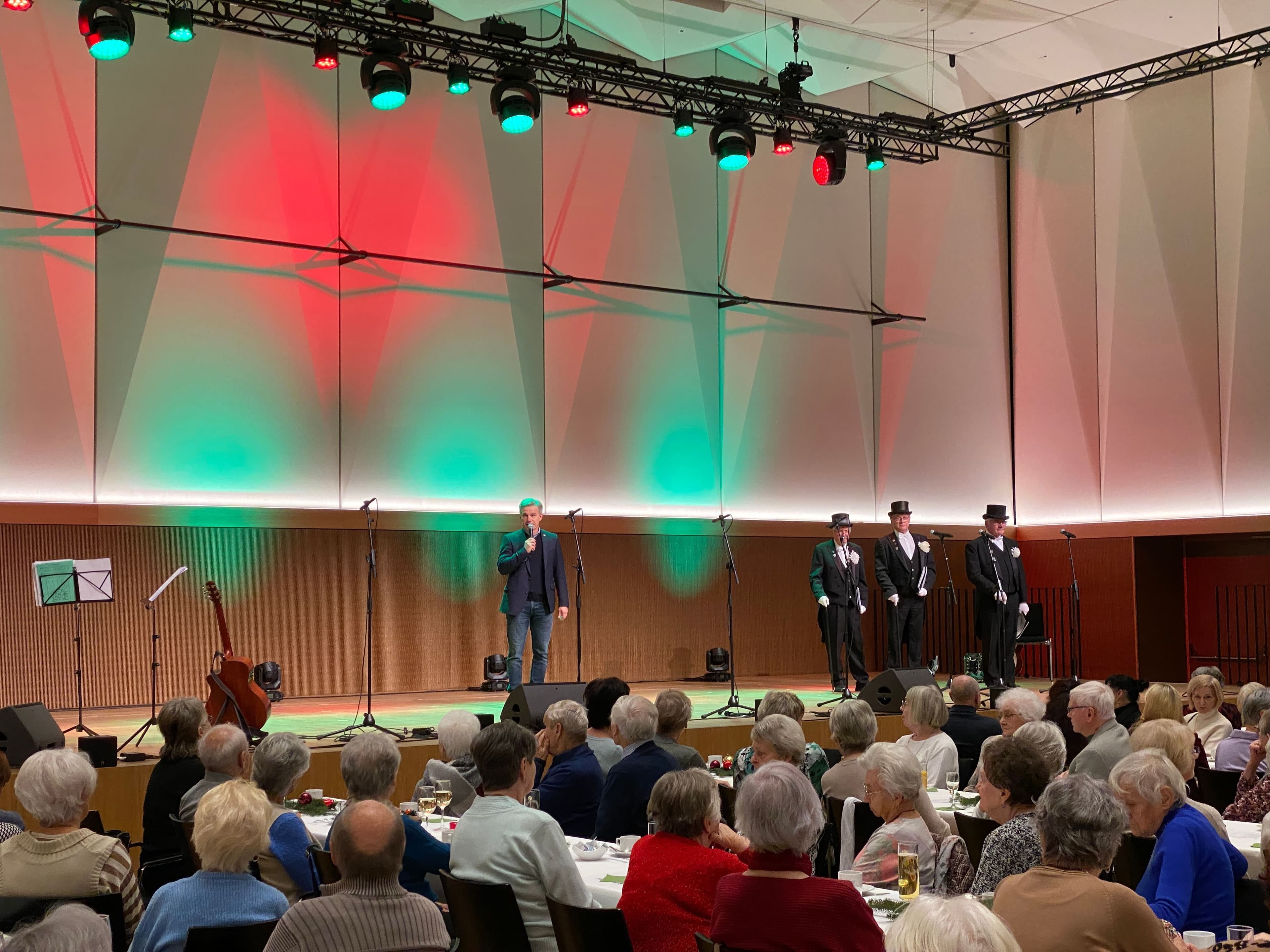 Erste Seniorenweihnachtsfeiern in Finsterwalde ein voller Erfolg | Symbolbild