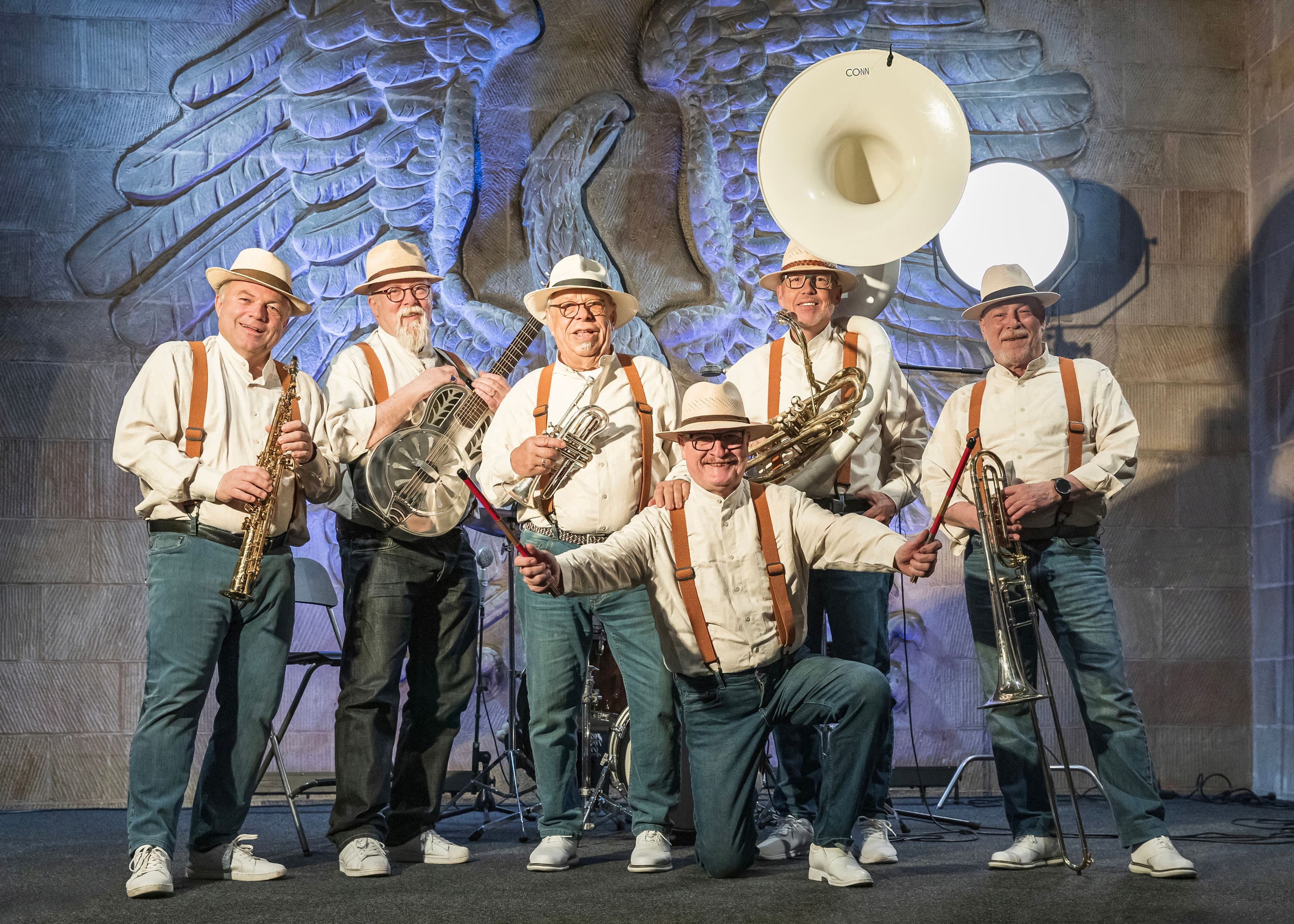 Die Unnerhaus Jazzband feiert ihr 40-jähriges Bestehen mit einem Jubiläumskonzert in Häfnerhaslach. Die Unnerhaus Jazzband feiert ihr 40-jähriges Bestehen mit einem Jubiläumskonzert in Häfnerhaslach.