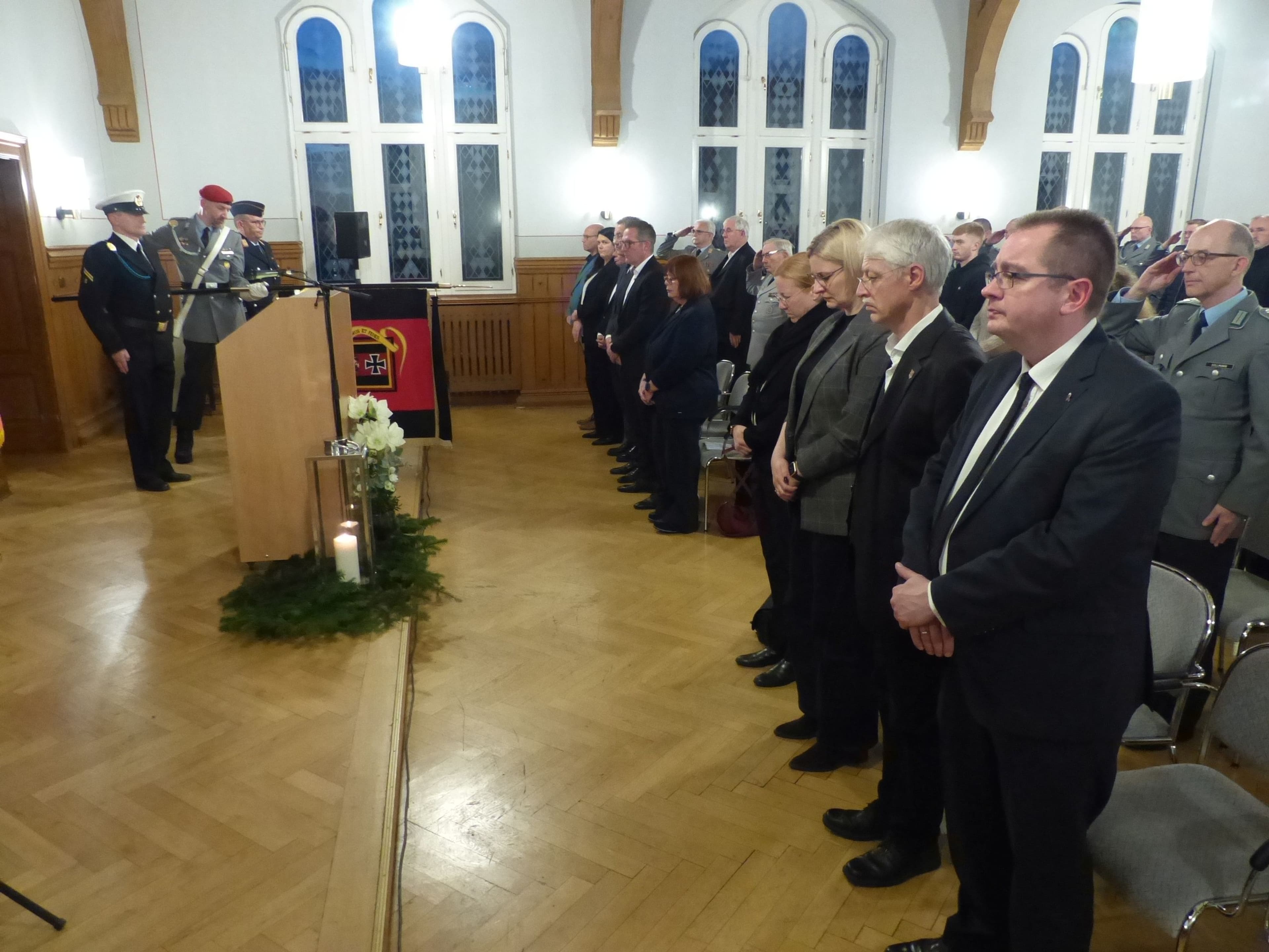 Gedenken am Volkstrauertag im Lahn-Dill-Kreis | Symbolbild