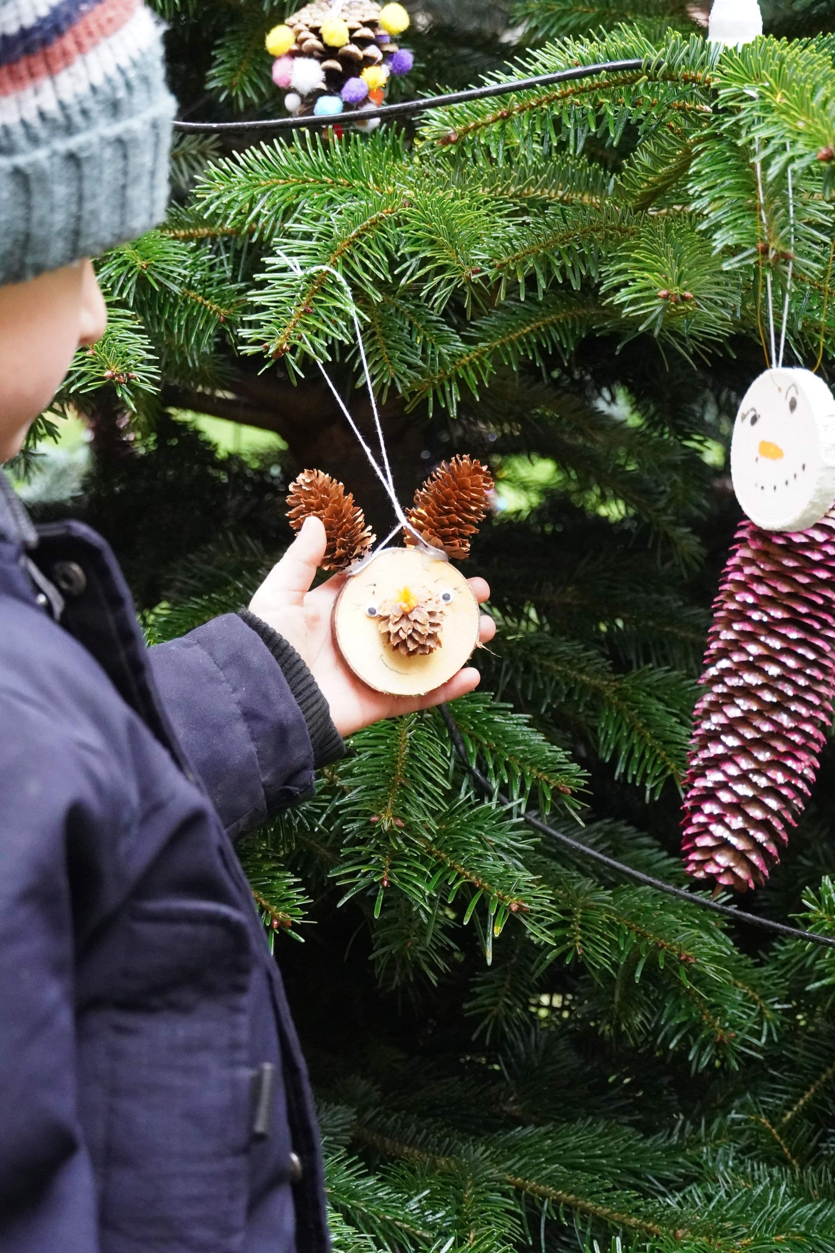 Kinder bringen Adventsstimmung ins Rathaus | Symbolbild